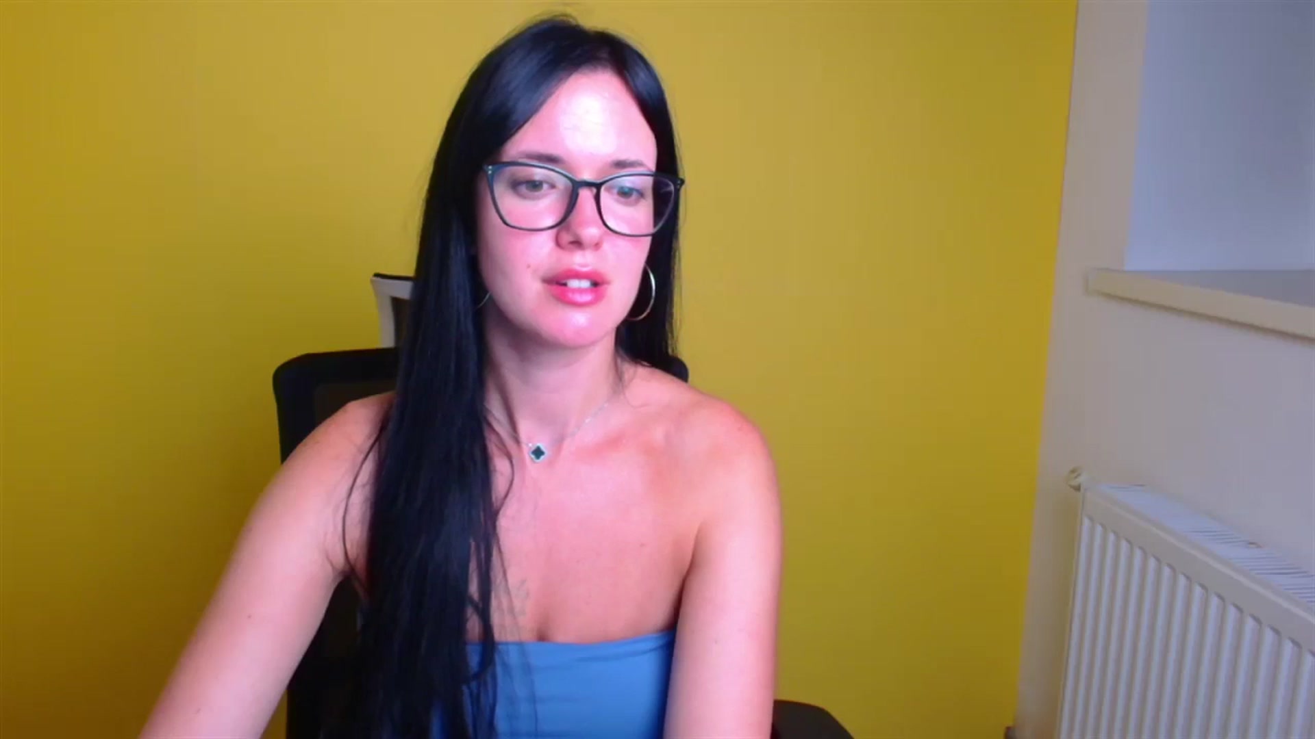 Gallery image thumbnail from Black_Red's myfreecams stream on, 08/15/2024, 01:21 image 4 of 20