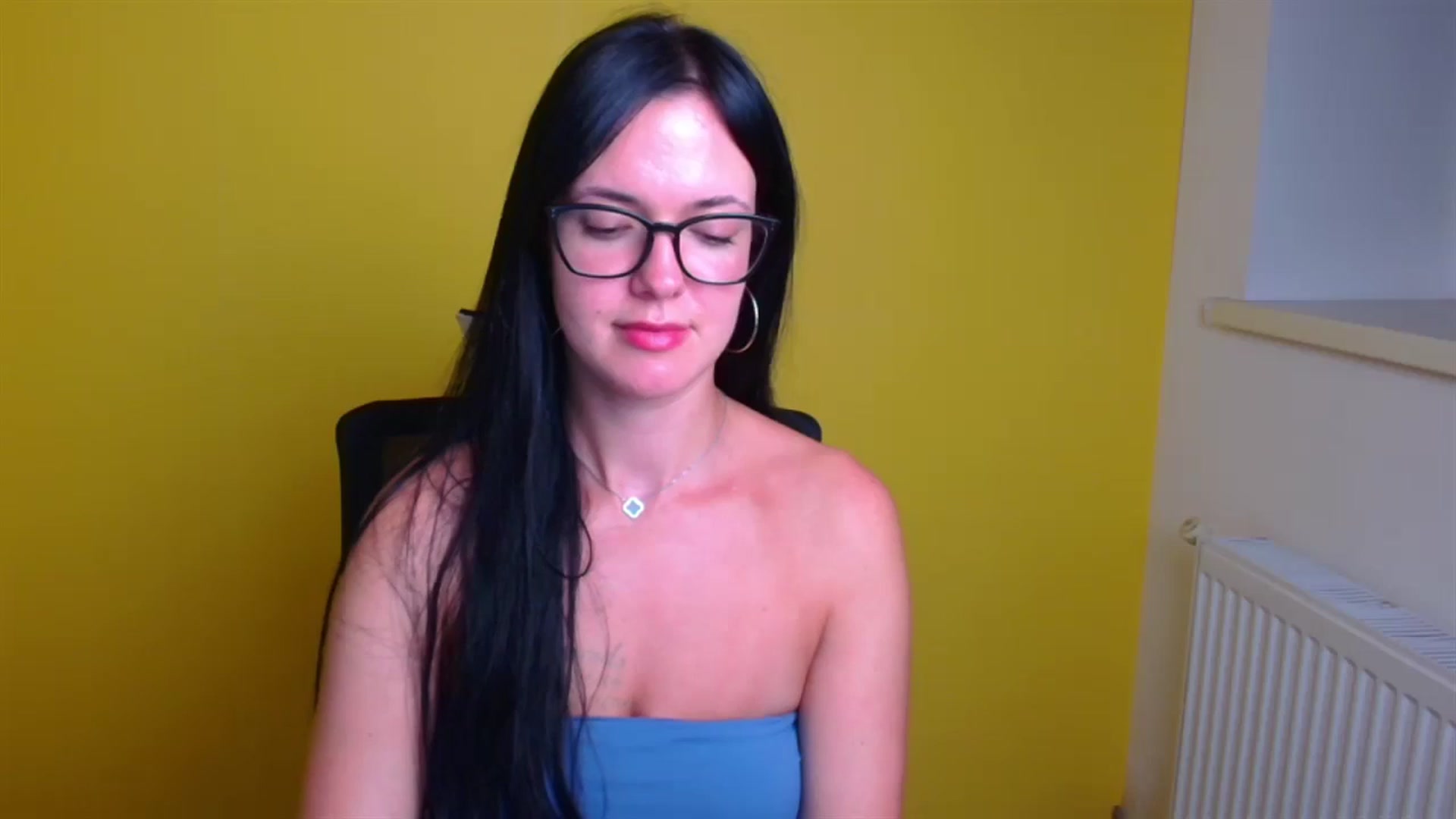 Gallery image thumbnail from Black_Red's myfreecams stream on, 08/15/2024, 01:21 image 14 of 20