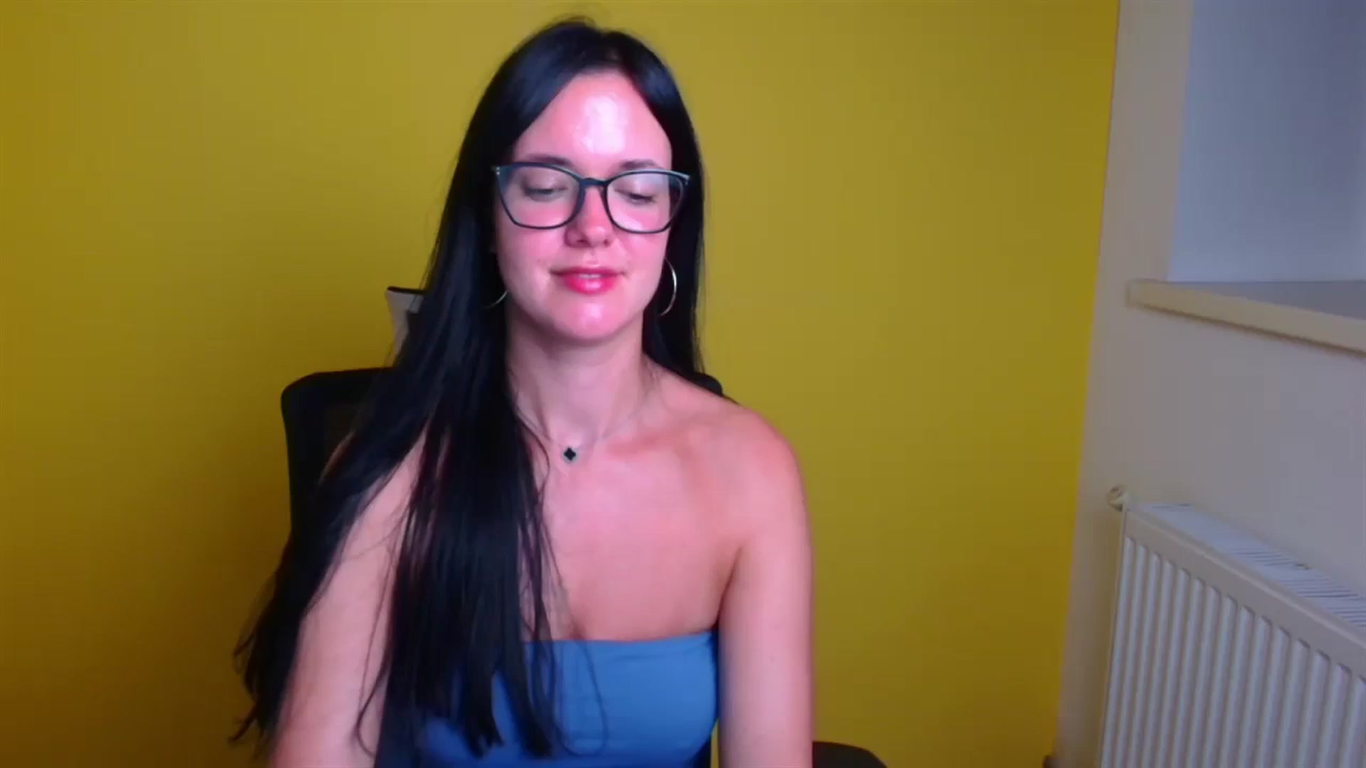 Gallery image thumbnail from Black_Red's myfreecams stream on, 08/15/2024, 01:21 image 1 of 20