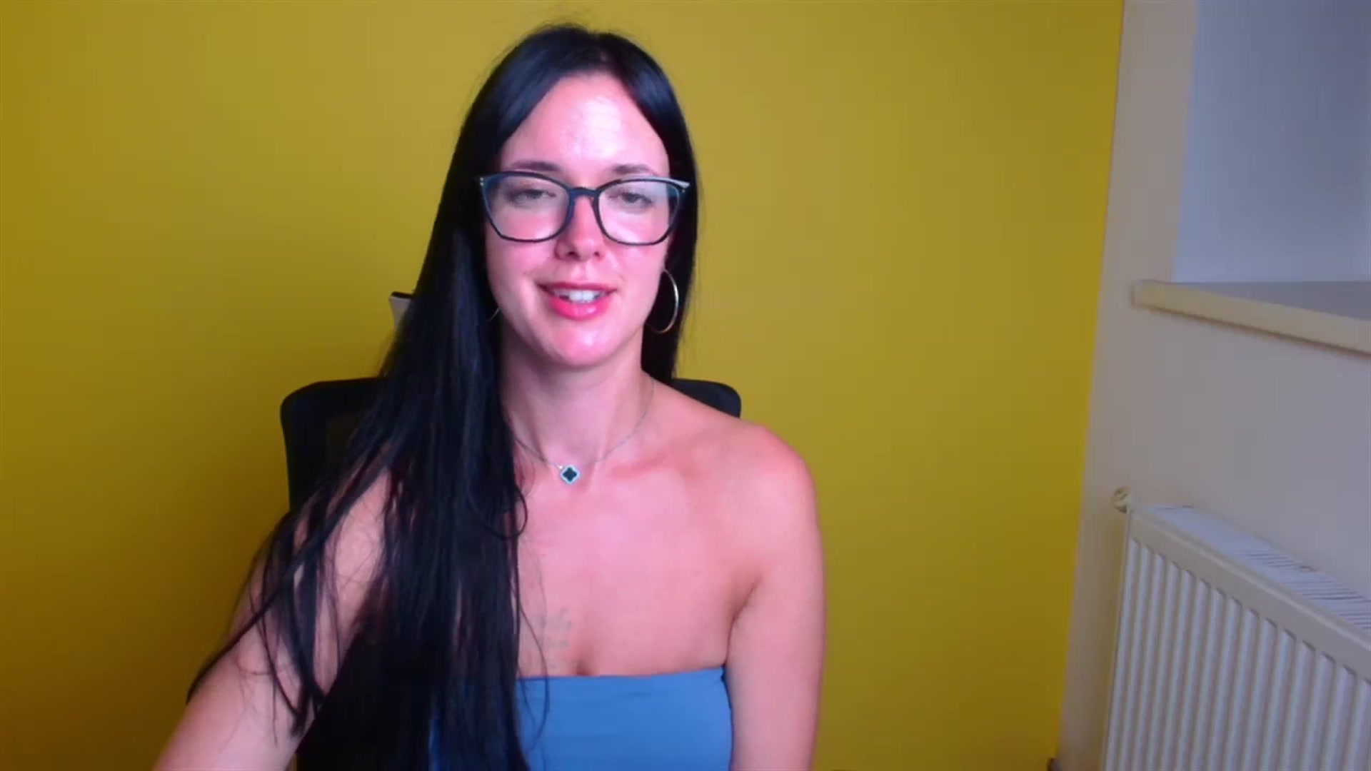 Gallery image thumbnail from Black_Red's myfreecams stream on, 08/15/2024, 01:21 image 10 of 20