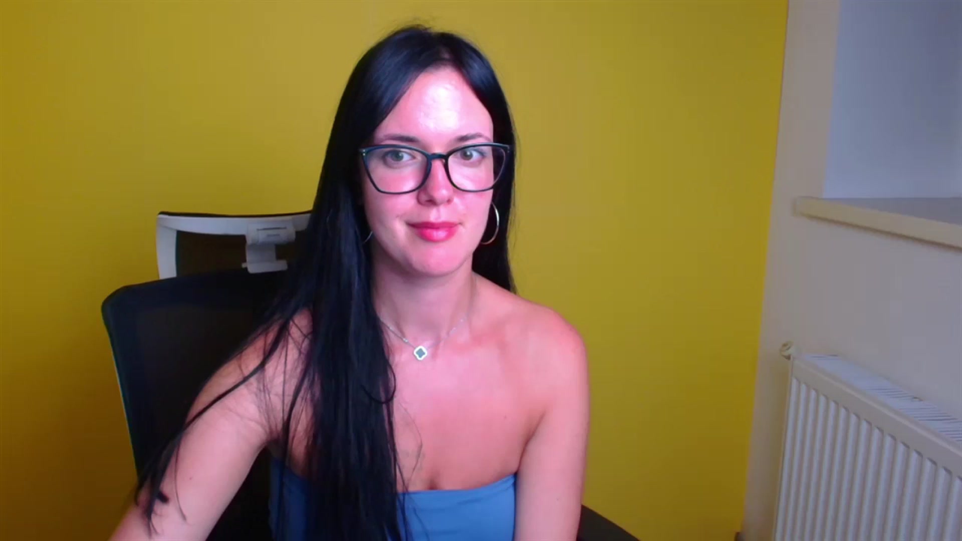 Gallery image thumbnail from Black_Red's myfreecams stream on, 08/15/2024, 01:21 image 13 of 20