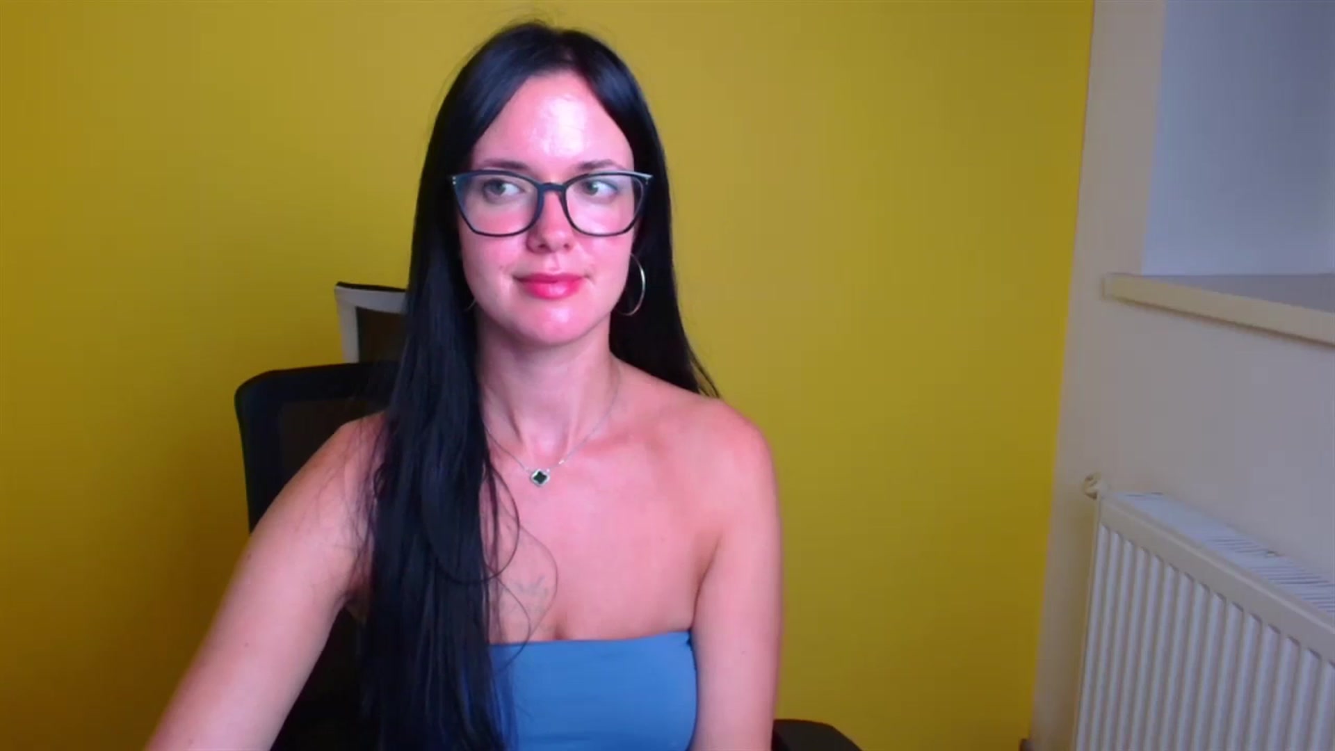 Gallery image thumbnail from Black_Red's myfreecams stream on, 08/15/2024, 01:21 image 20 of 20
