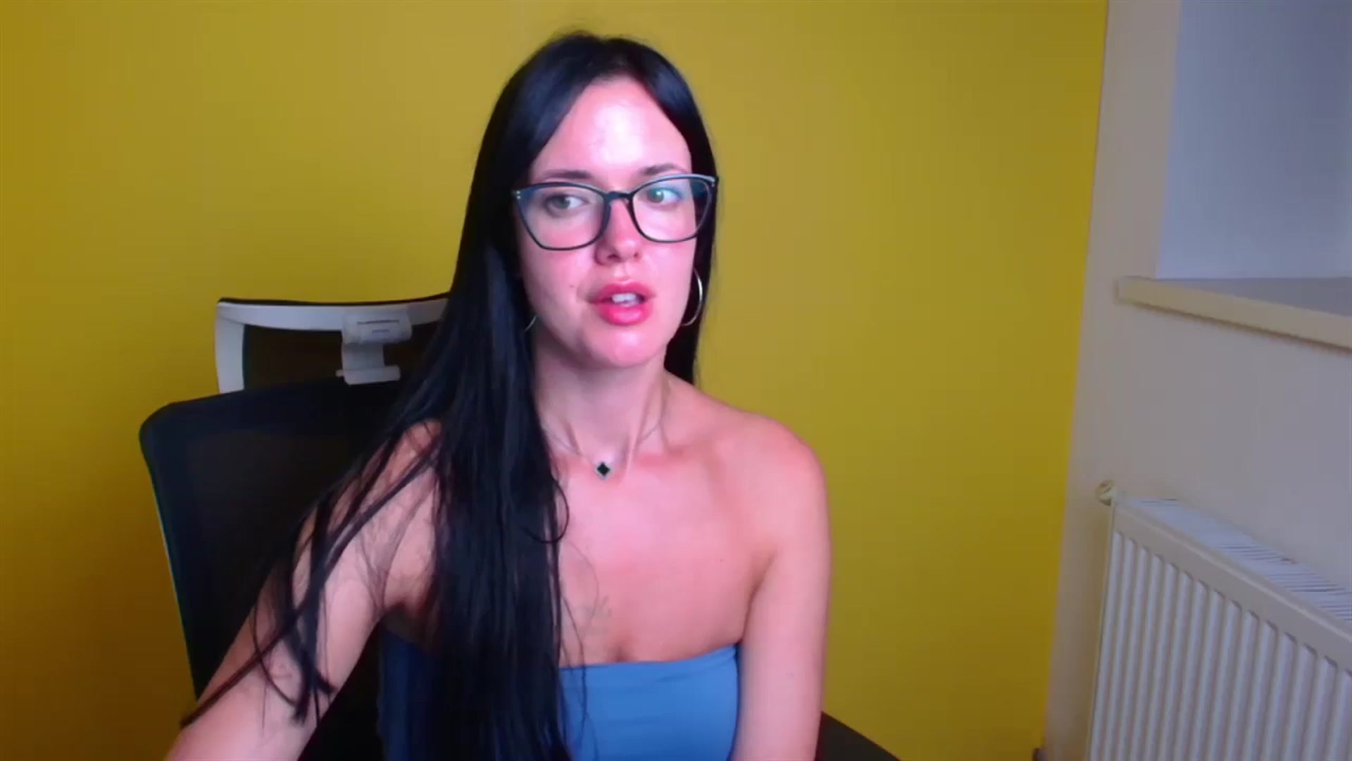 Gallery image thumbnail from Black_Red's myfreecams stream on, 08/15/2024, 01:21 image 11 of 20