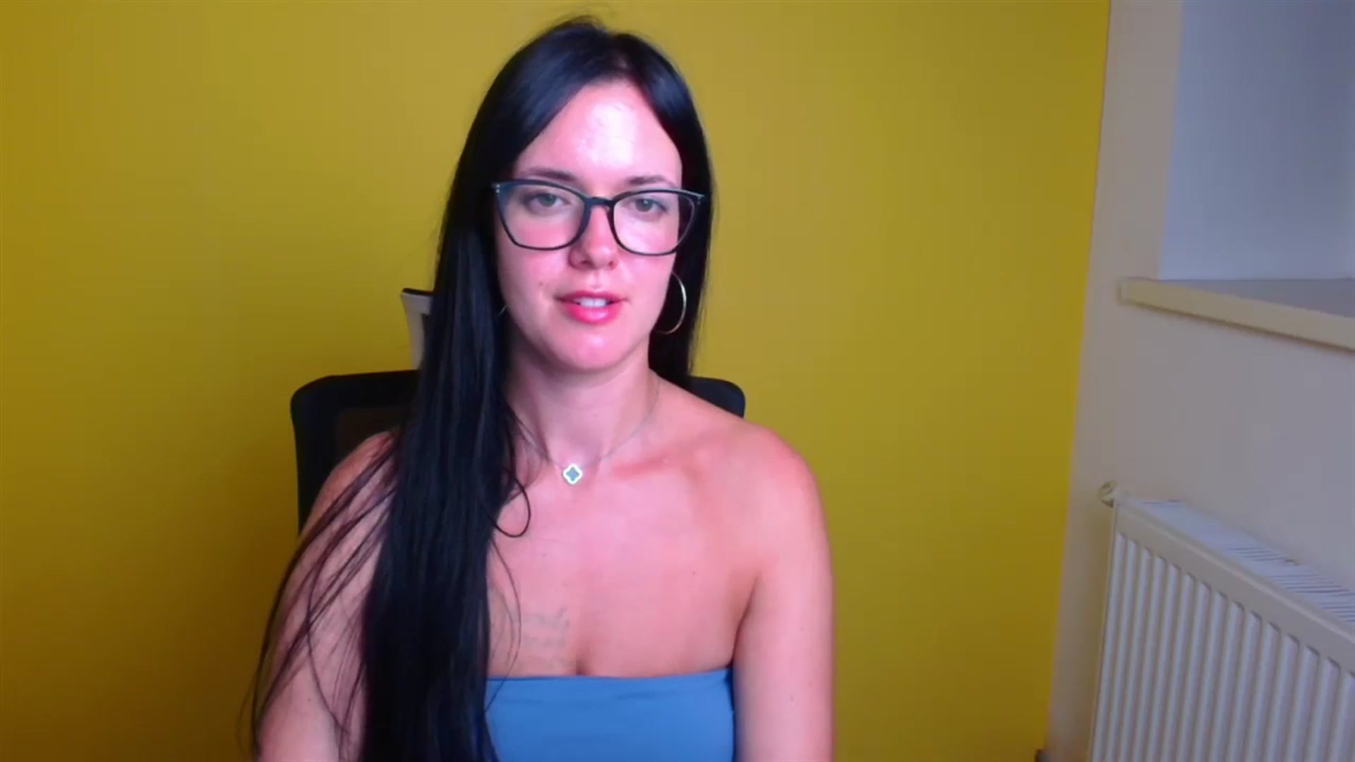 Gallery image thumbnail from Black_Red's myfreecams stream on, 08/15/2024, 01:21 image 8 of 20