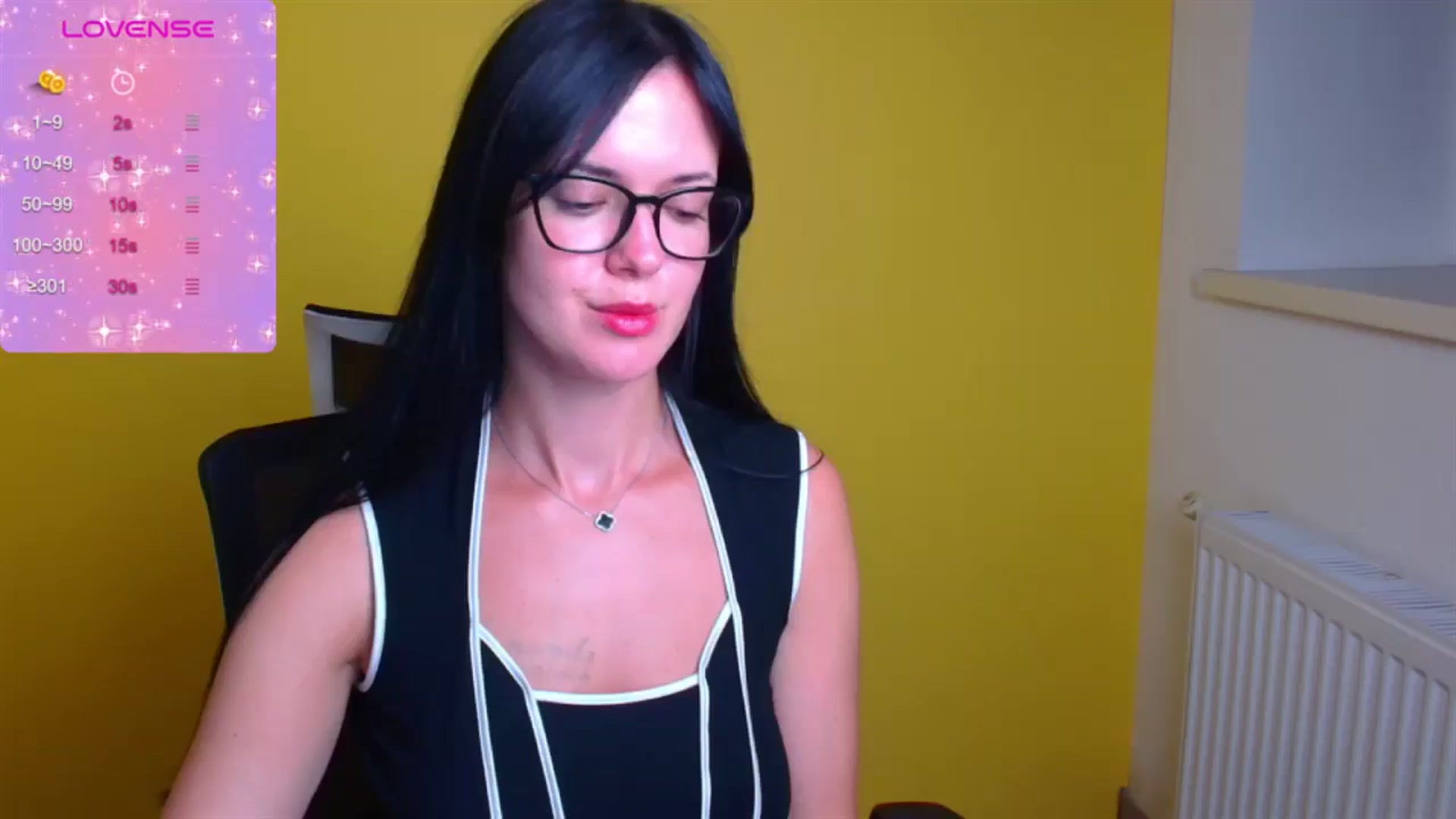Gallery image thumbnail from Black_Red's myfreecams stream on, 08/15/2024, 14:18 image 19 of 20