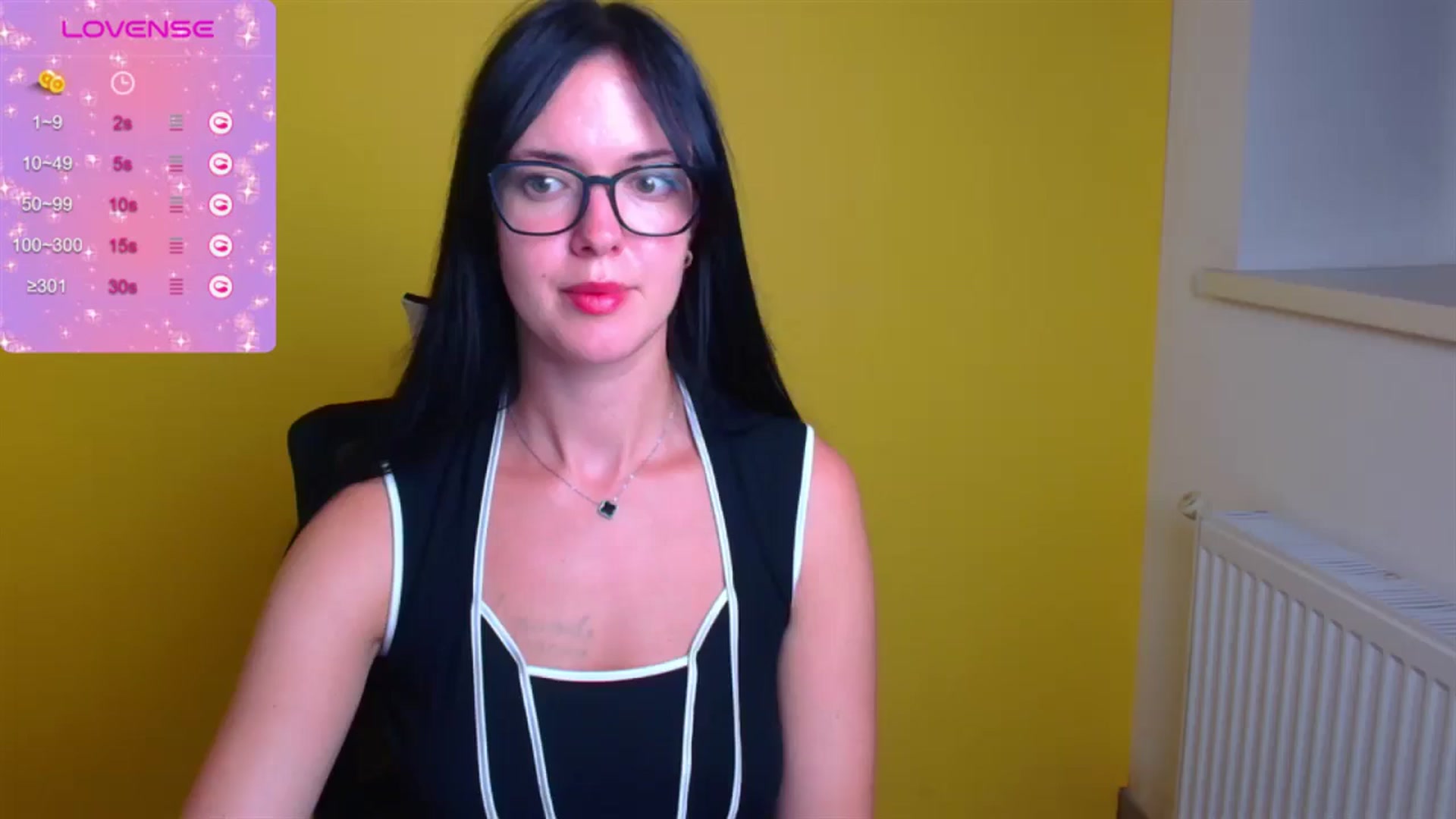 Gallery image thumbnail from Black_Red's myfreecams stream on, 08/15/2024, 14:18 image 18 of 20