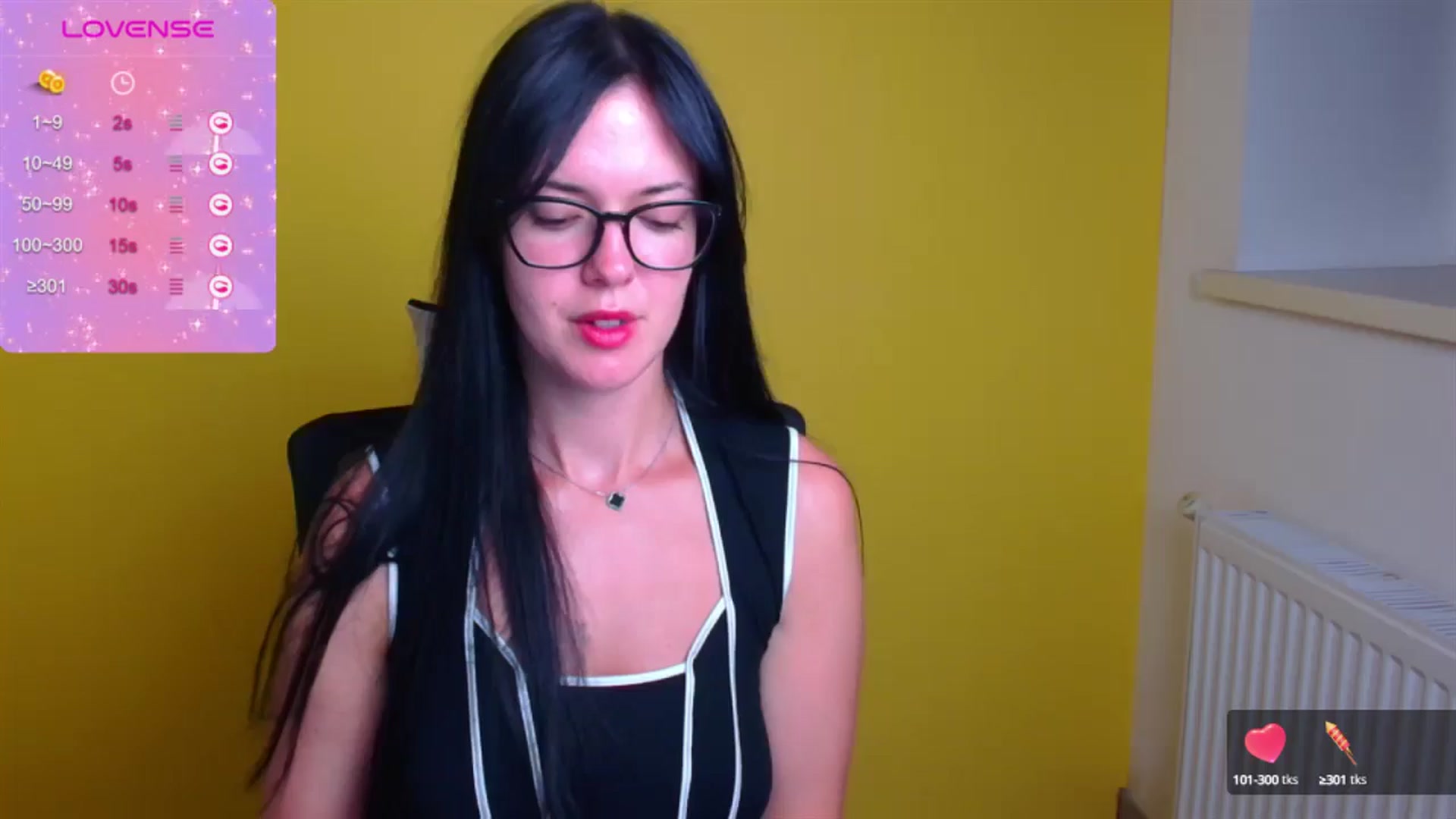 Gallery image thumbnail from Black_Red's myfreecams stream on, 08/15/2024, 14:18 image 15 of 20