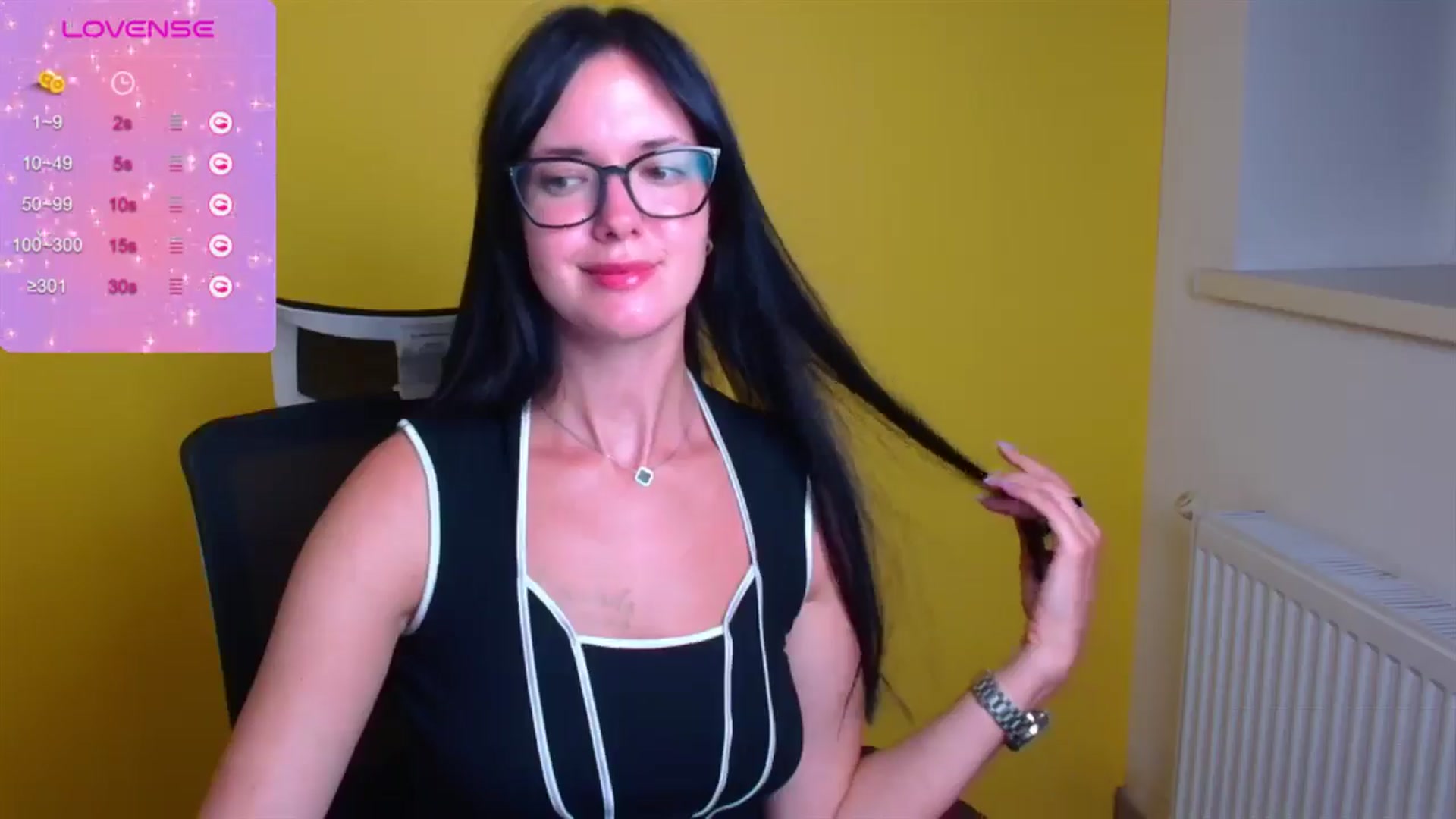 Gallery image thumbnail from Black_Red's myfreecams stream on, 08/15/2024, 14:18 image 6 of 20