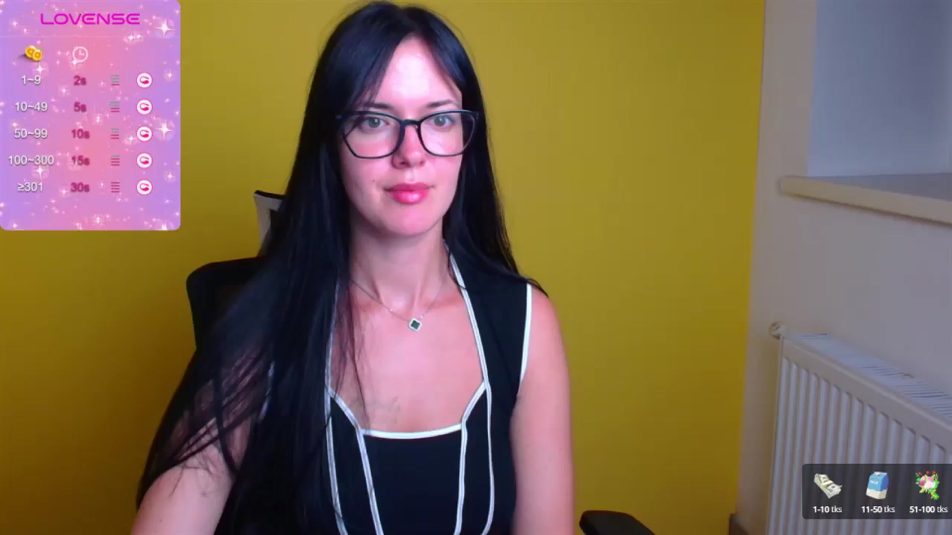 Gallery image thumbnail from Black_Red's myfreecams stream on, 08/15/2024, 14:18 image 10 of 20