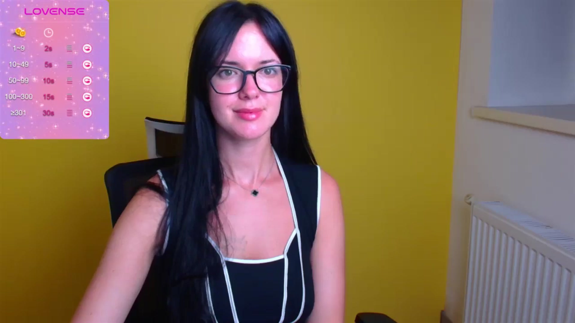 Gallery image thumbnail from Black_Red's myfreecams stream on, 08/15/2024, 14:18 image 11 of 20