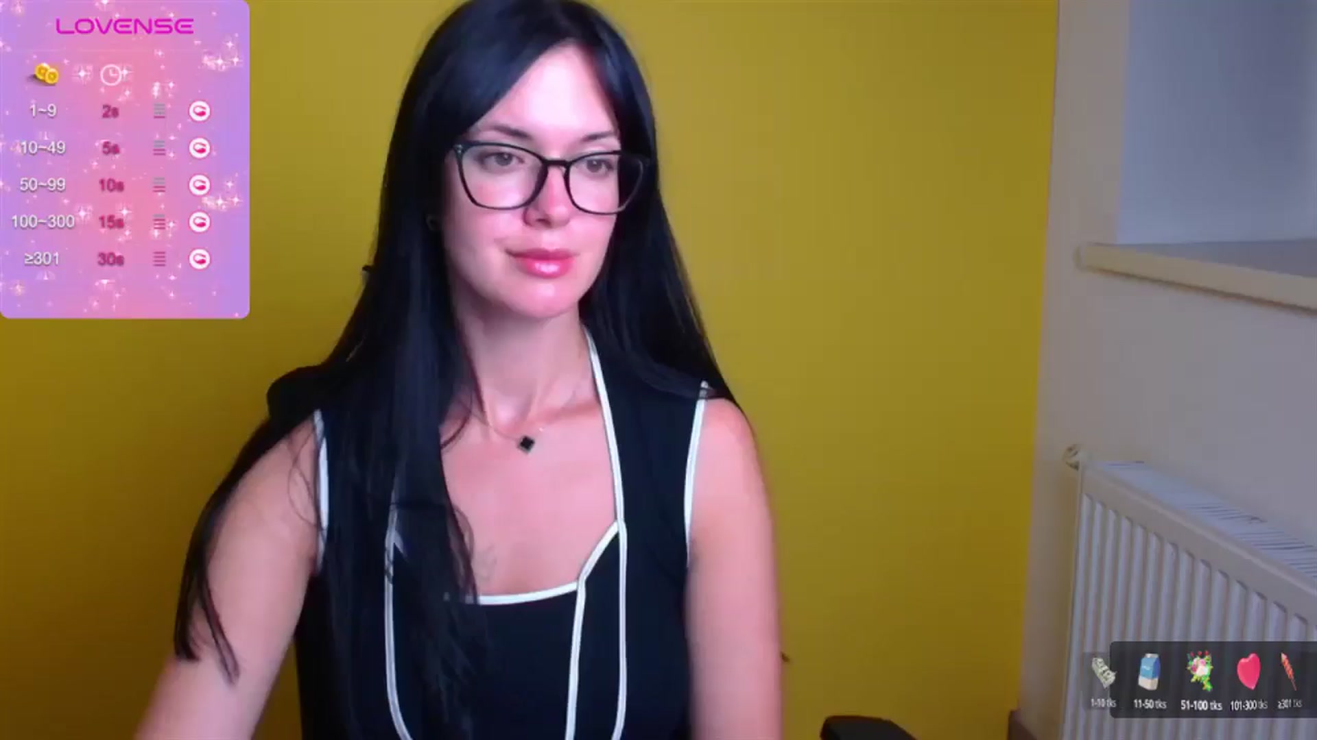Gallery image thumbnail from Black_Red's myfreecams stream on, 08/15/2024, 14:18 image 8 of 20