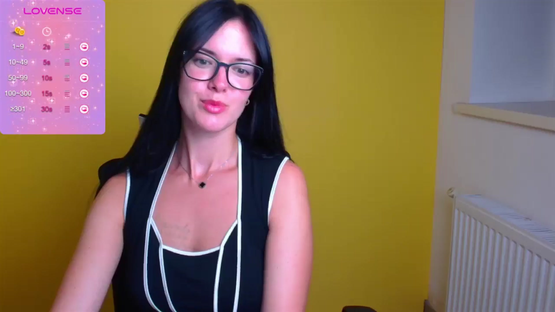 Gallery image thumbnail from Black_Red's myfreecams stream on, 08/15/2024, 14:18 image 2 of 20