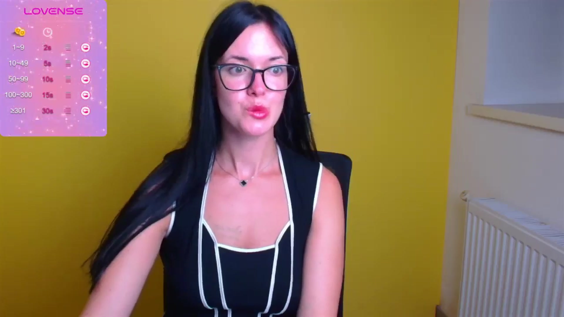 Gallery image thumbnail from Black_Red's myfreecams stream on, 08/15/2024, 15:22 image 6 of 20