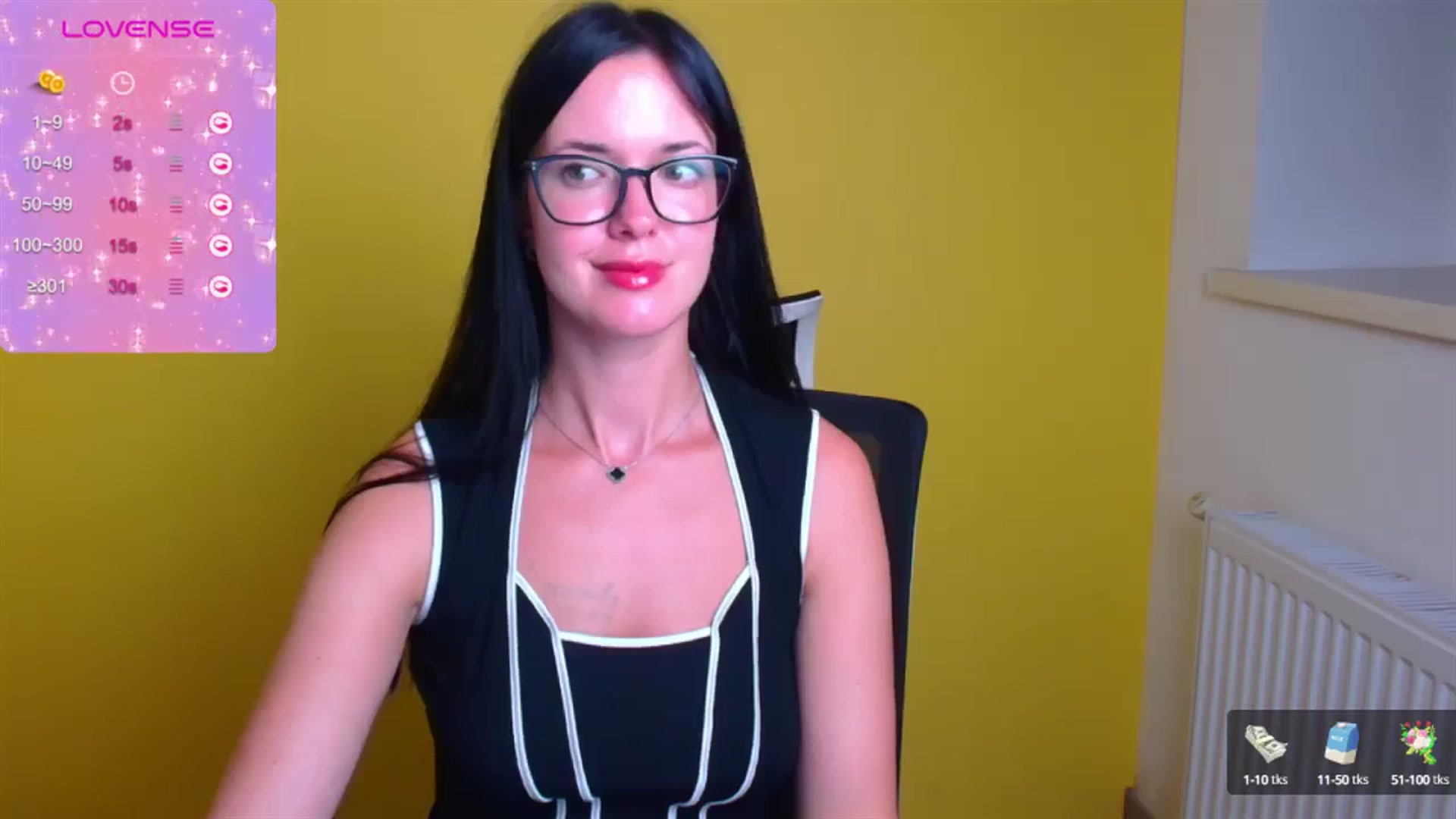 Gallery image thumbnail from Black_Red's myfreecams stream on, 08/15/2024, 15:22 image 5 of 20