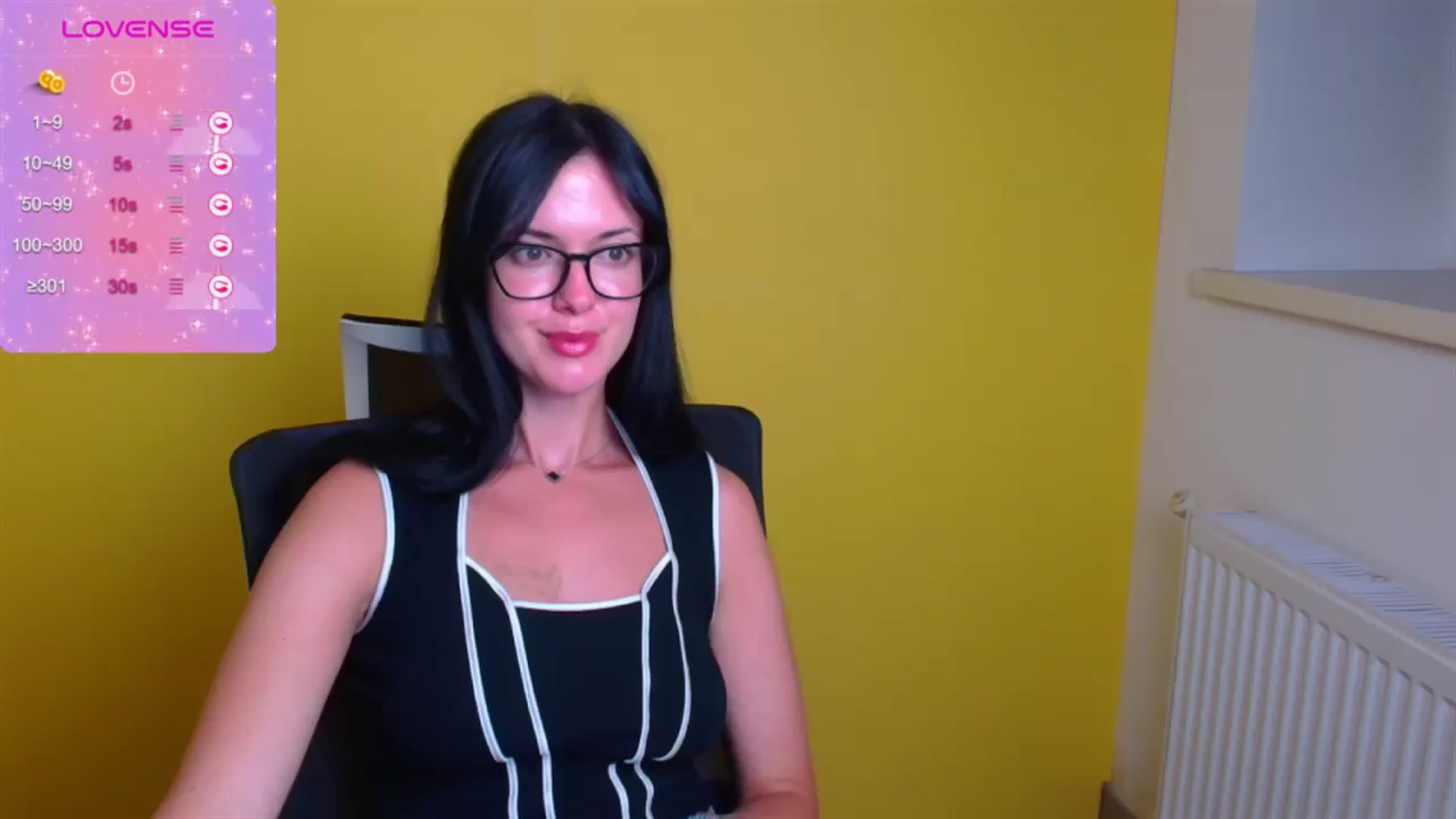 Gallery image thumbnail from Black_Red's myfreecams stream on, 08/15/2024, 16:03 image 11 of 20