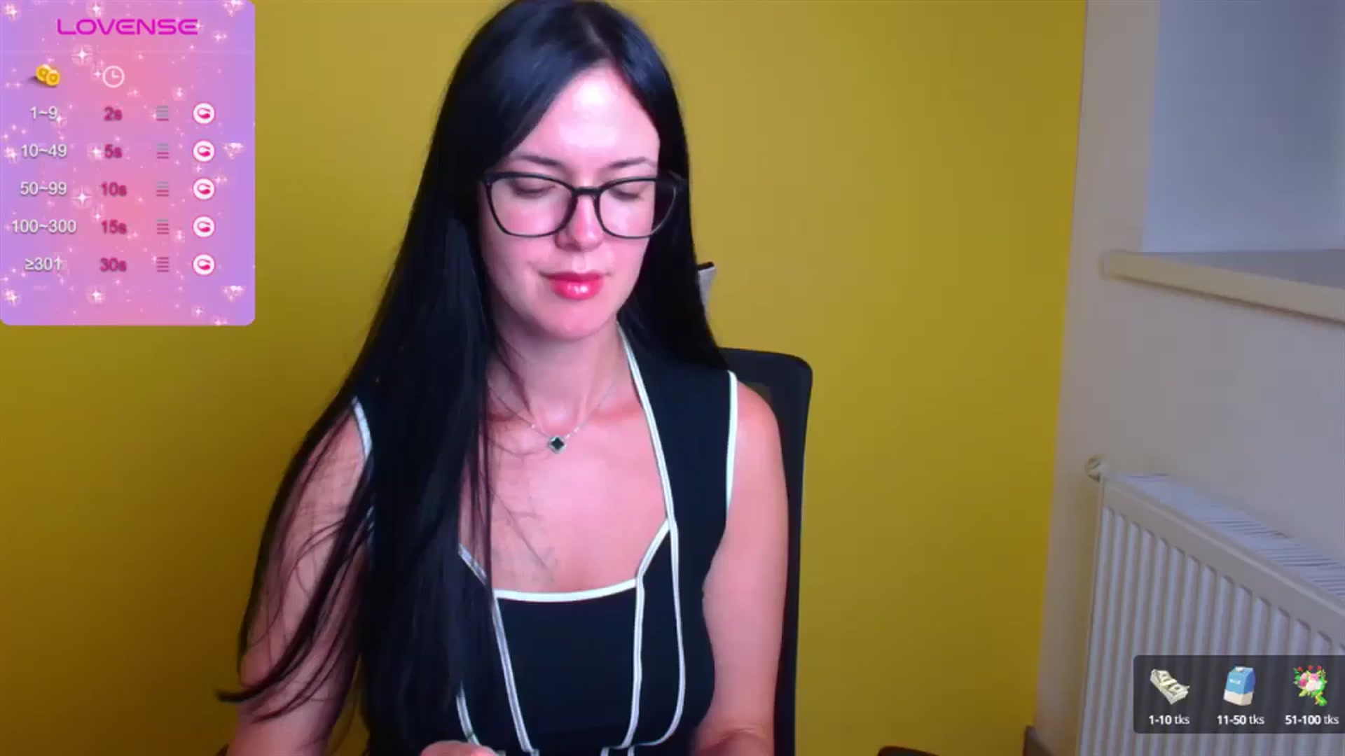 Gallery image thumbnail from Black_Red's myfreecams stream on, 08/15/2024, 16:03 image 1 of 20