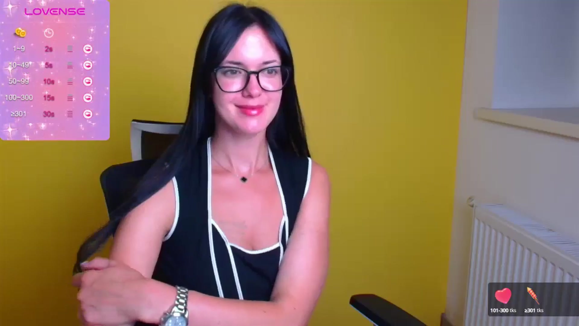 Gallery image thumbnail from Black_Red's myfreecams stream on, 08/15/2024, 16:03 image 6 of 20