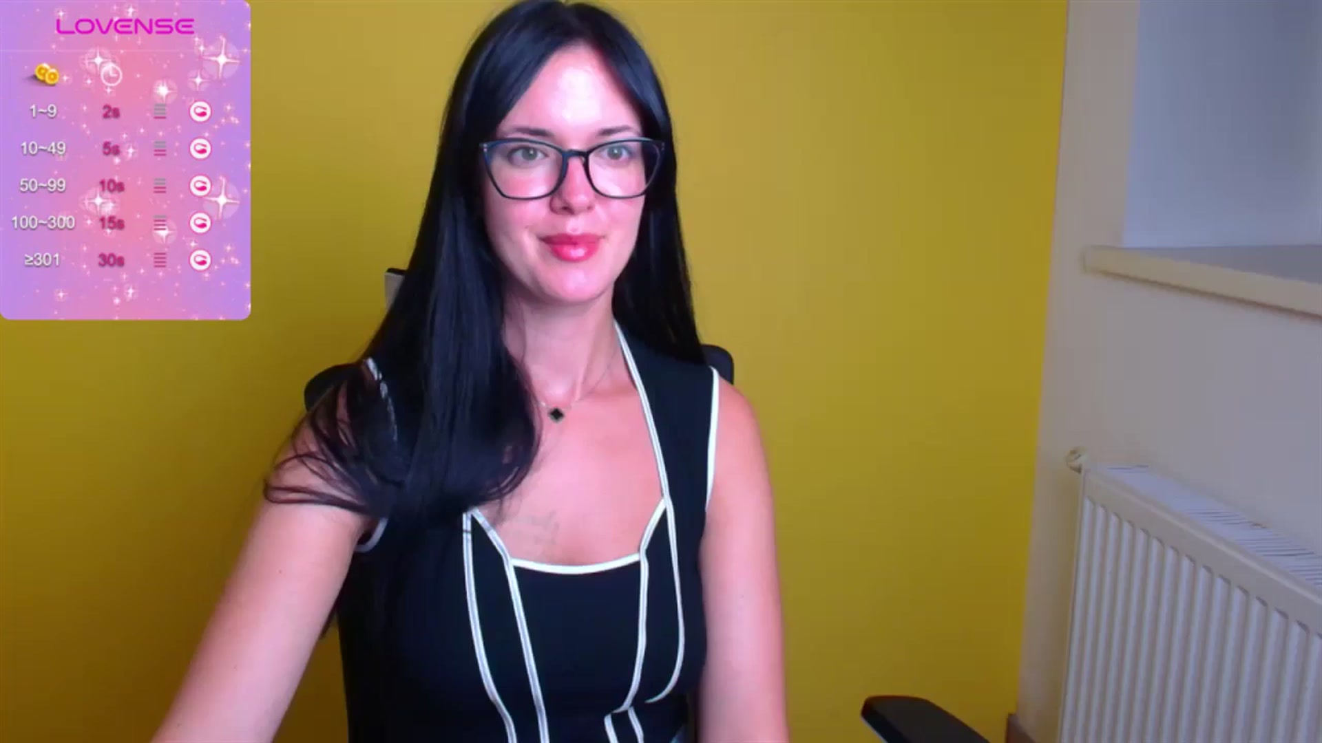 Gallery image thumbnail from Black_Red's myfreecams stream on, 08/15/2024, 16:03 image 4 of 20