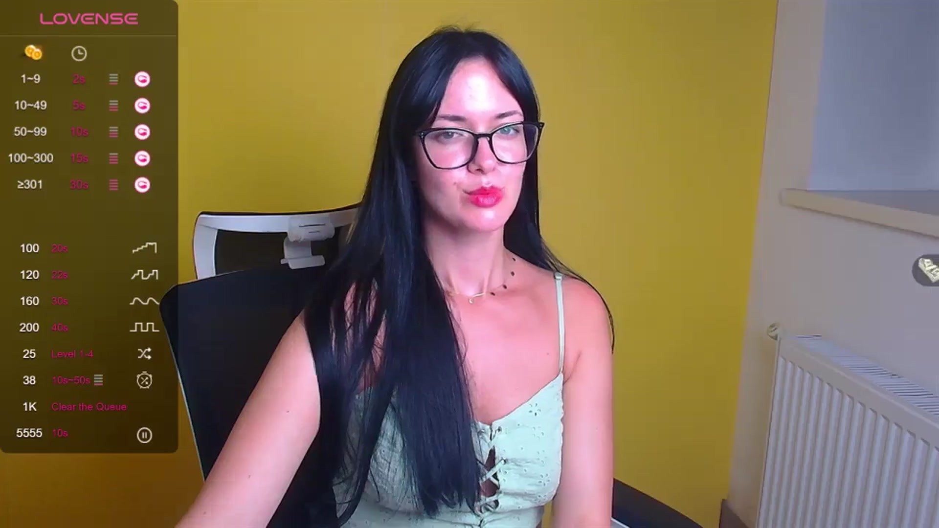 Gallery image thumbnail from Black_Red's myfreecams stream on, 08/28/2024, 20:17 image 12 of 20