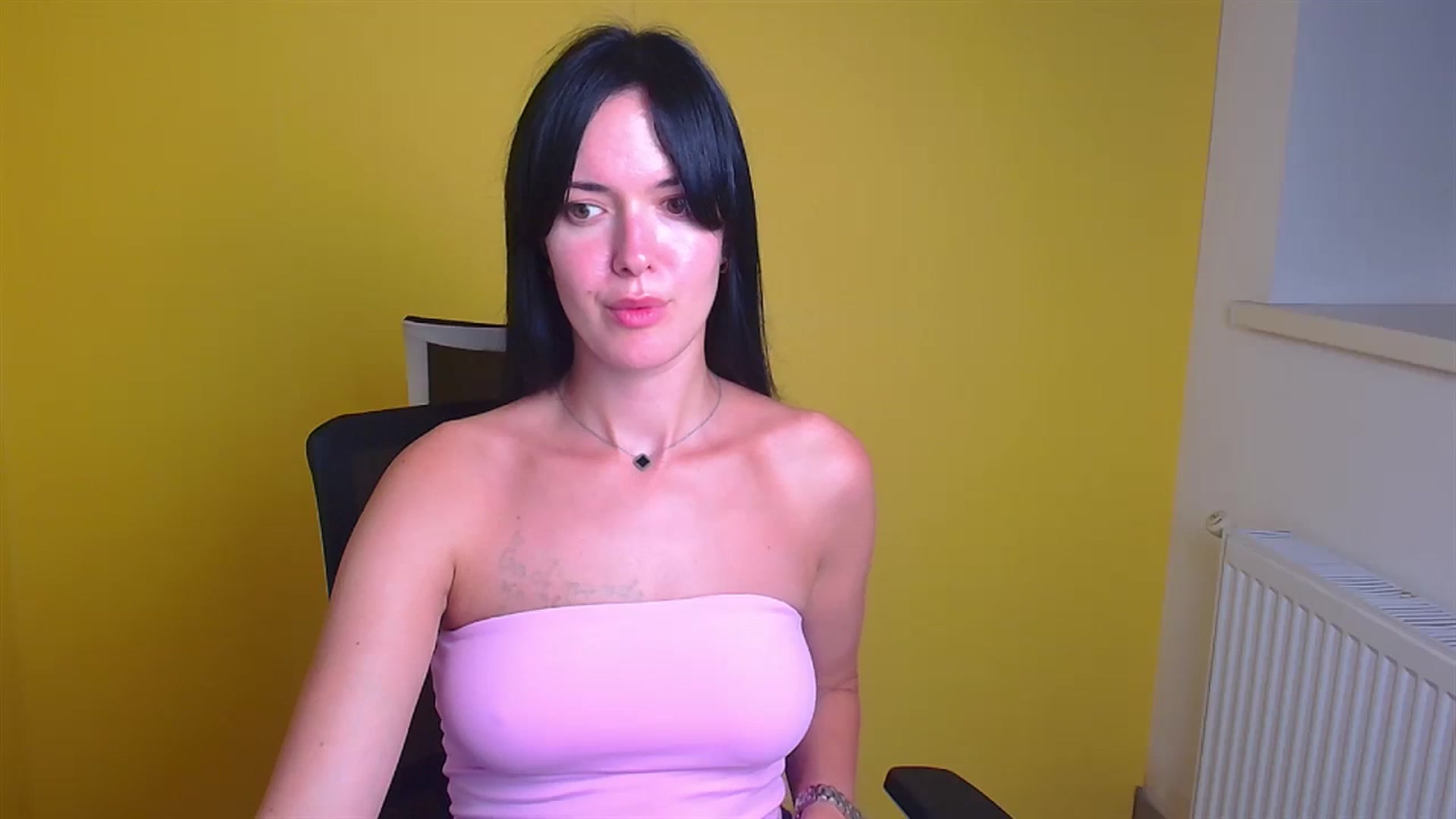 Gallery image thumbnail from Black_Red's myfreecams stream on, 08/29/2024, 12:44 image 19 of 20