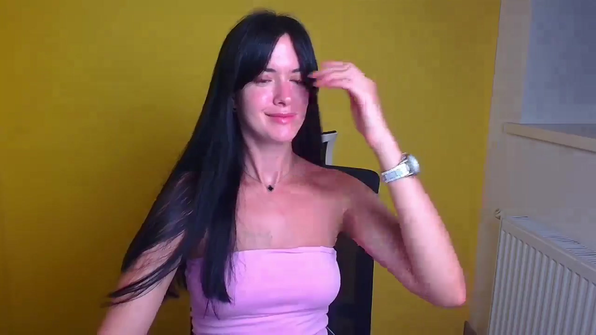 Gallery image thumbnail from Black_Red's myfreecams stream on, 08/29/2024, 12:44 image 9 of 20