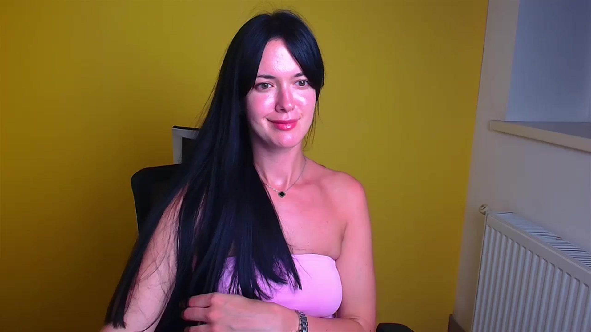 Gallery image thumbnail from Black_Red's myfreecams stream on, 08/29/2024, 14:41 image 14 of 20