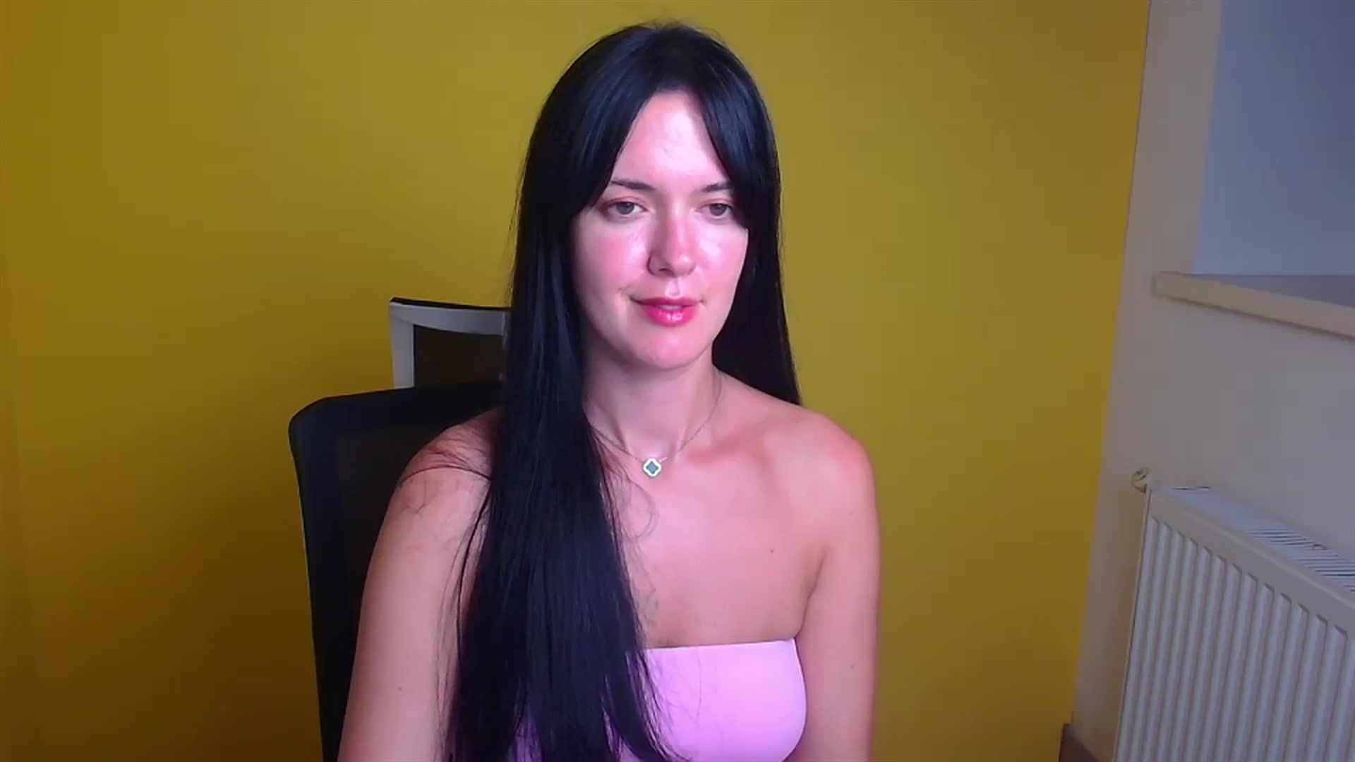 Gallery image thumbnail from Black_Red's myfreecams stream on, 08/29/2024, 15:19 image 4 of 20