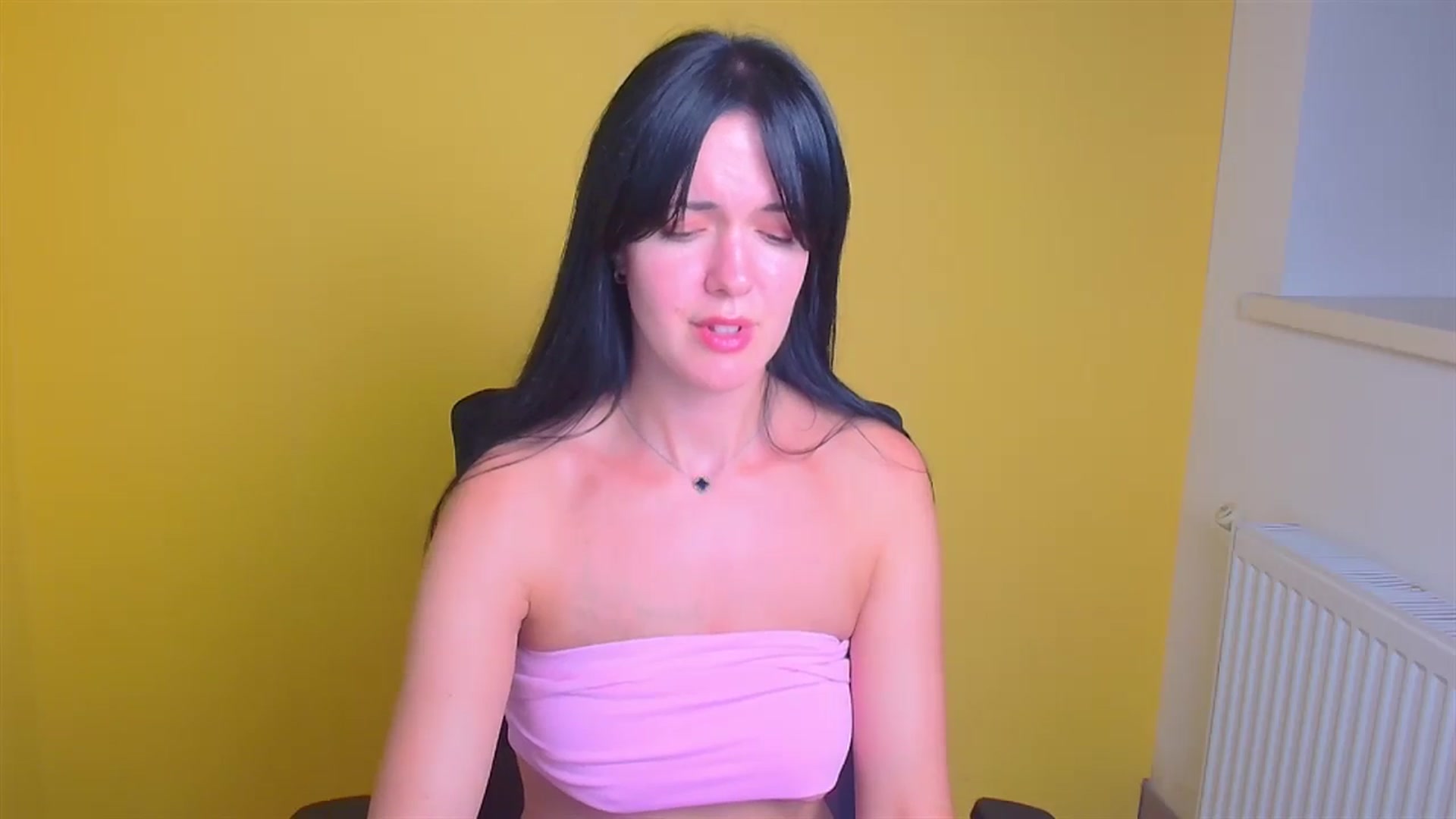 Gallery image thumbnail from Black_Red's myfreecams stream on, 08/29/2024, 15:19 image 17 of 20
