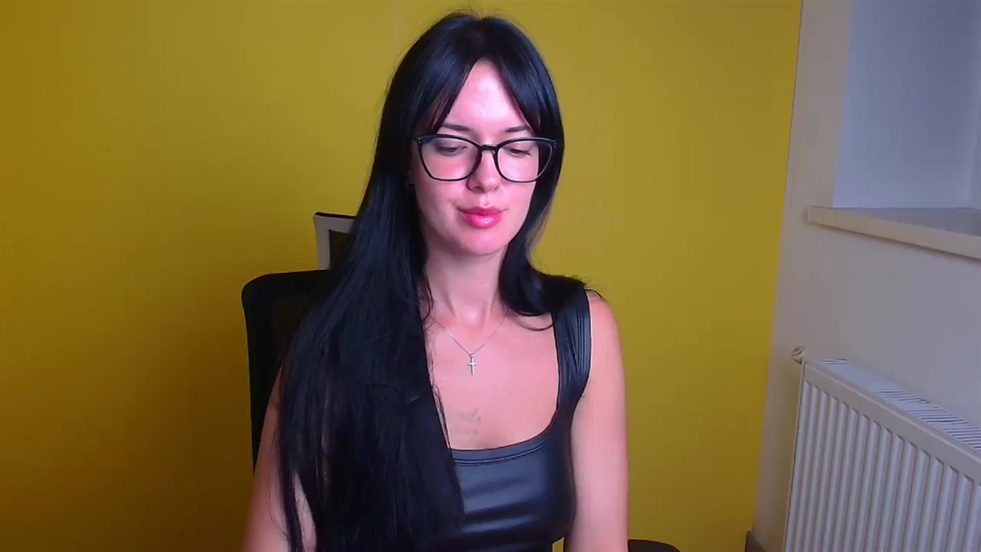 Gallery image thumbnail from Black_Red's myfreecams stream on, 09/07/2024, 07:16 image 15 of 20