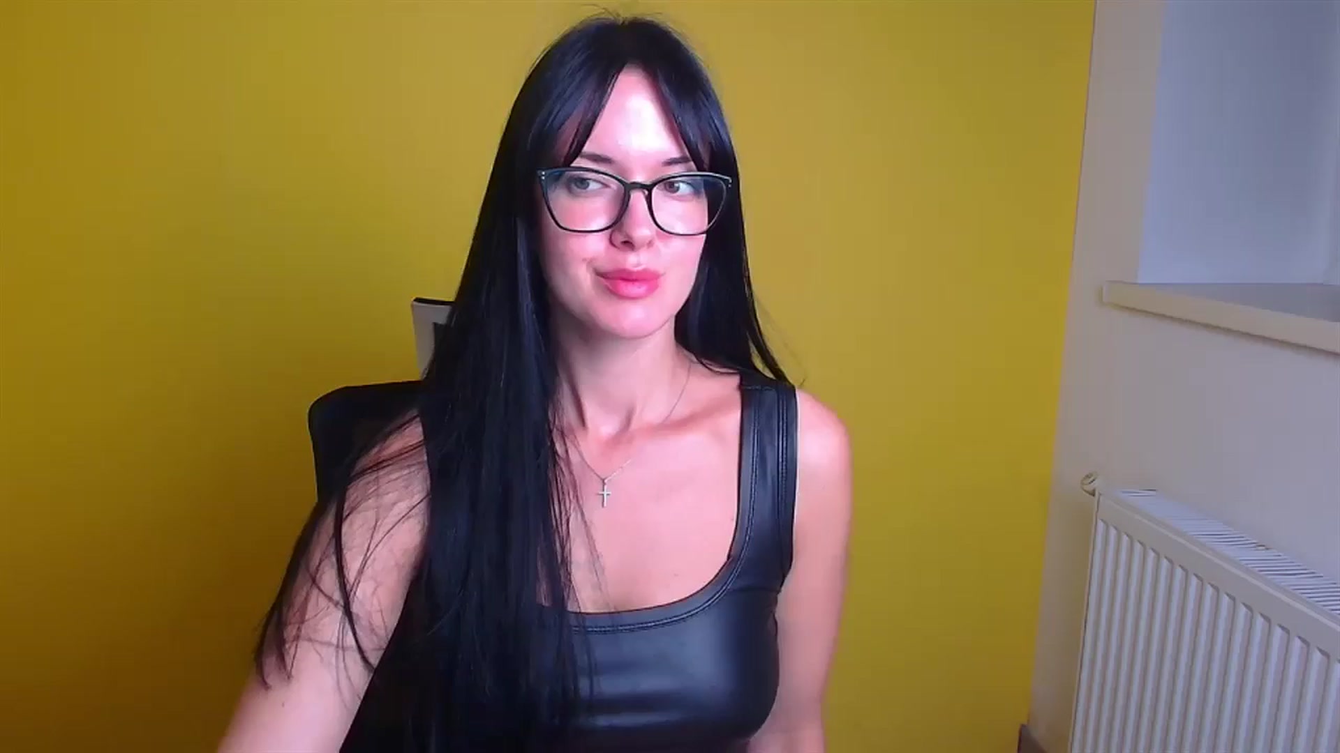 Gallery image thumbnail from Black_Red's myfreecams stream on, 09/07/2024, 07:16 image 8 of 20