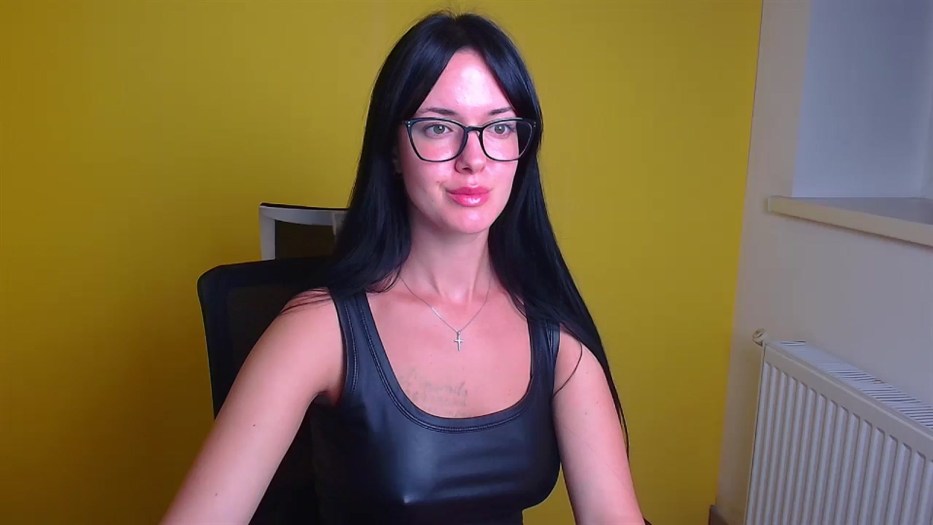 Gallery image thumbnail from Black_Red's myfreecams stream on, 09/07/2024, 07:16 image 13 of 20