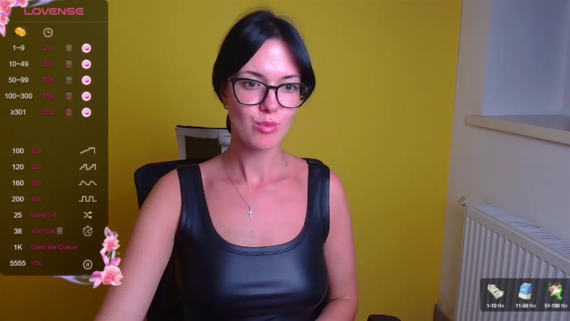 Gallery image thumbnail from Black_Red's myfreecams stream on, 09/07/2024, 11:34 image 18 of 20
