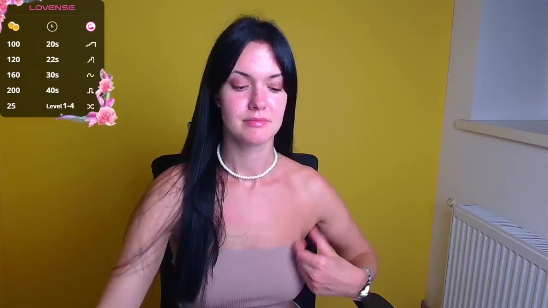 Gallery image thumbnail from Black_Red's myfreecams stream on, 09/14/2024, 14:47 image 13 of 20