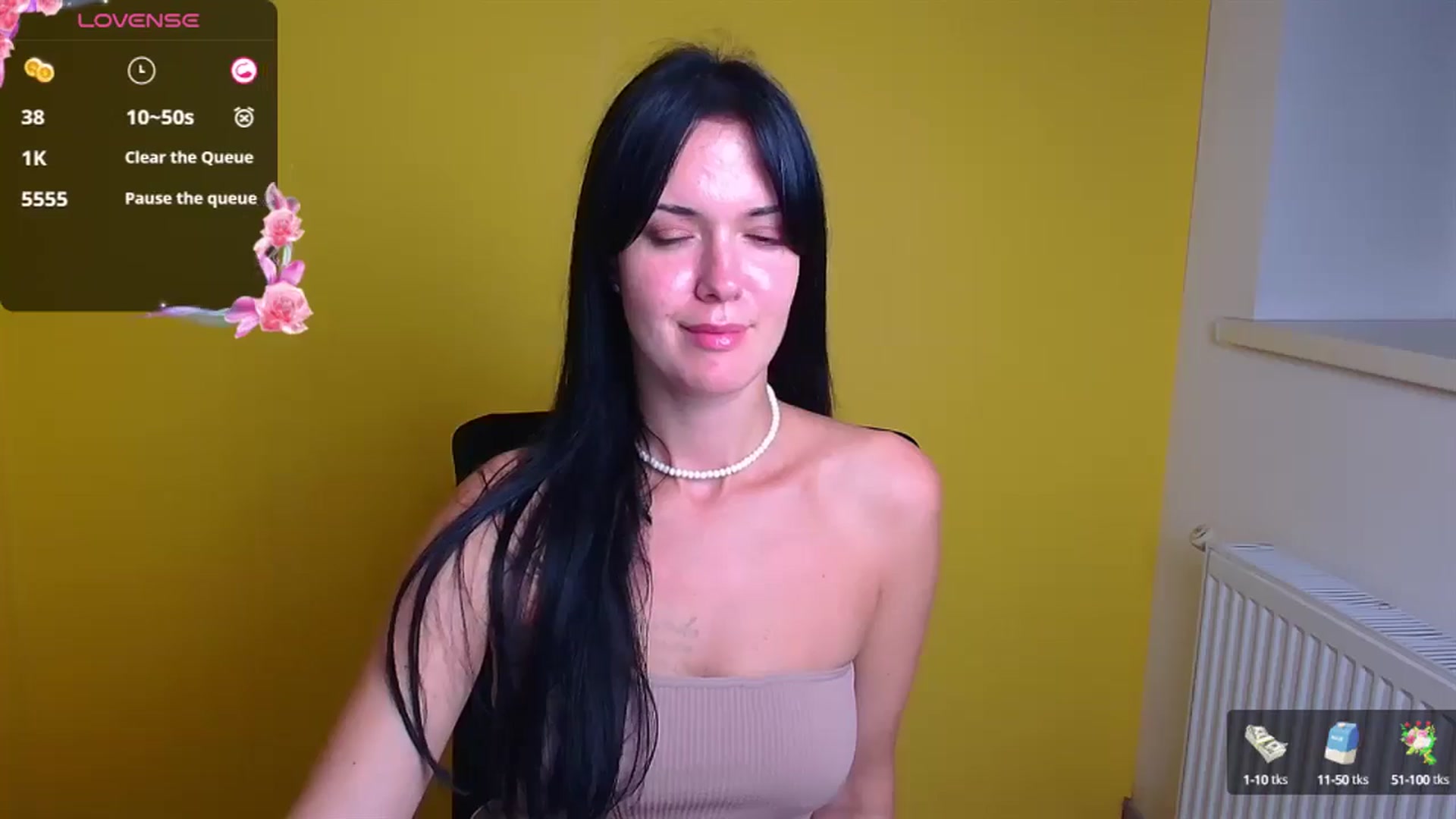 Gallery image thumbnail from Black_Red's myfreecams stream on, 09/14/2024, 14:47 image 19 of 20