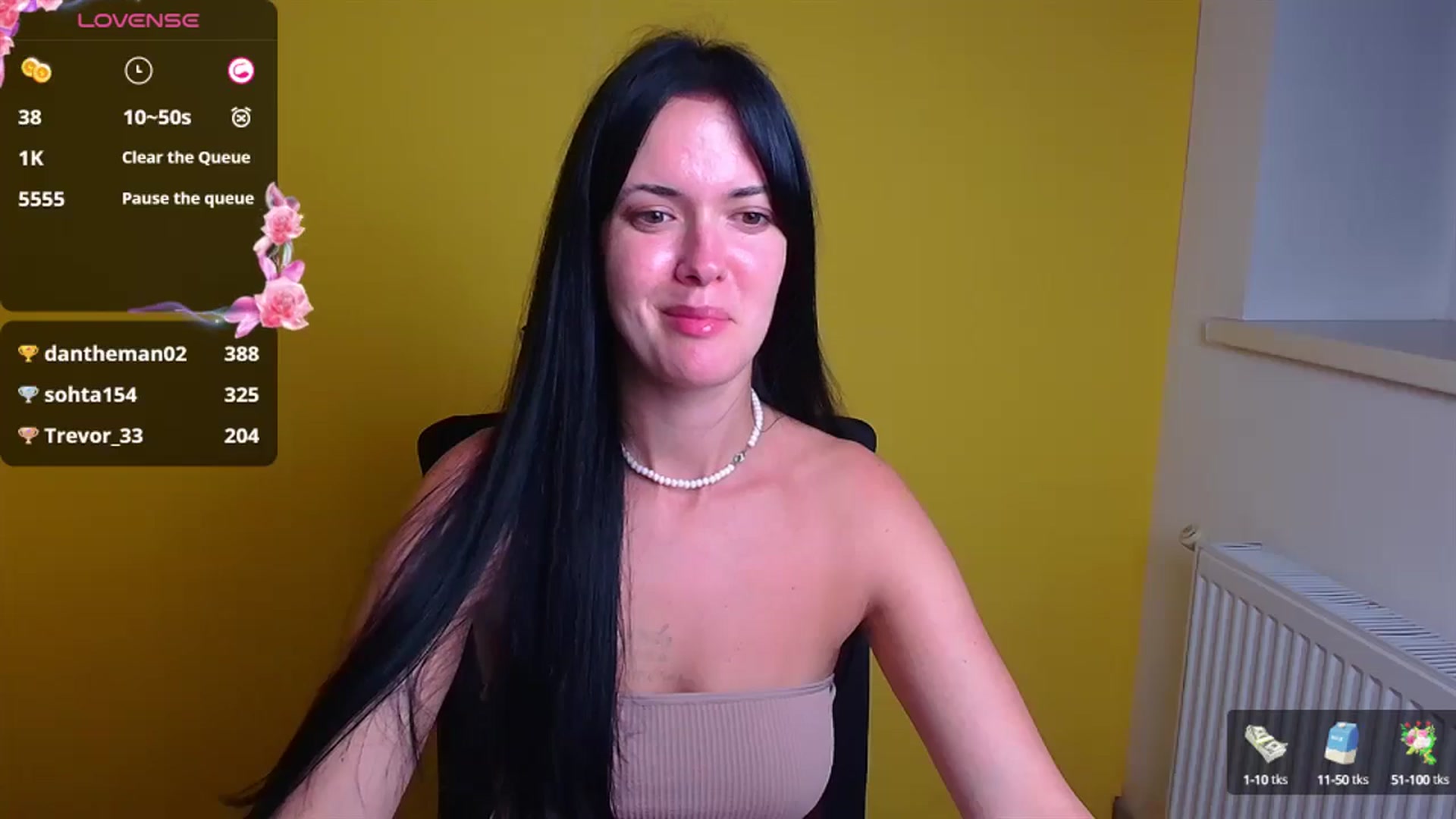 Gallery image thumbnail from Black_Red's myfreecams stream on, 09/14/2024, 14:47 image 4 of 20