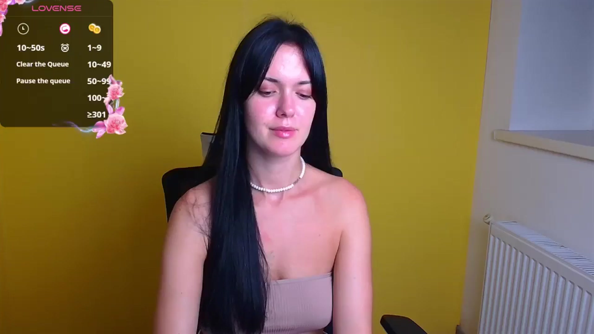 Gallery image thumbnail from Black_Red's myfreecams stream on, 09/14/2024, 14:47 image 10 of 20