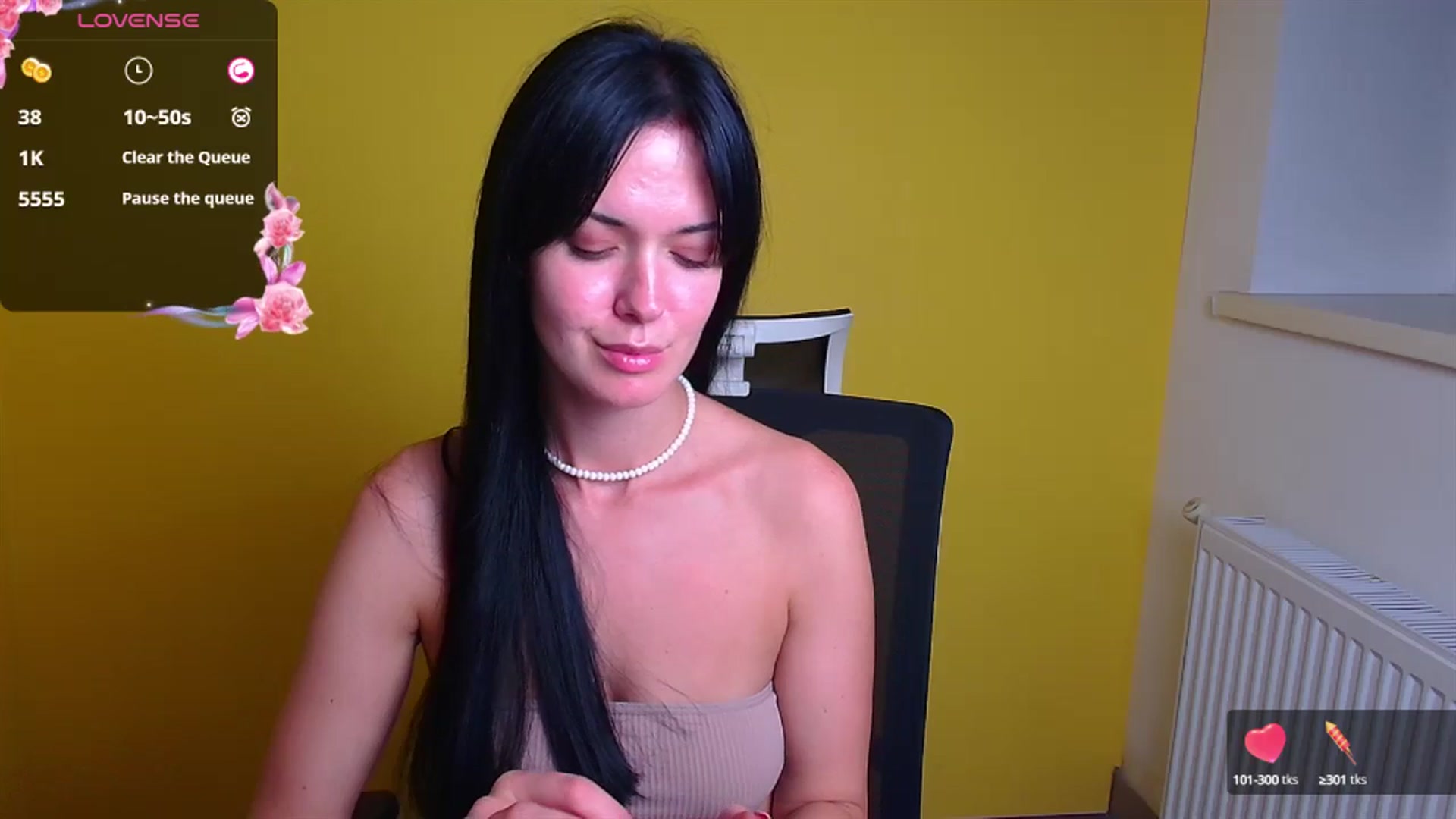Gallery image thumbnail from Black_Red's myfreecams stream on, 09/14/2024, 17:41 image 6 of 20