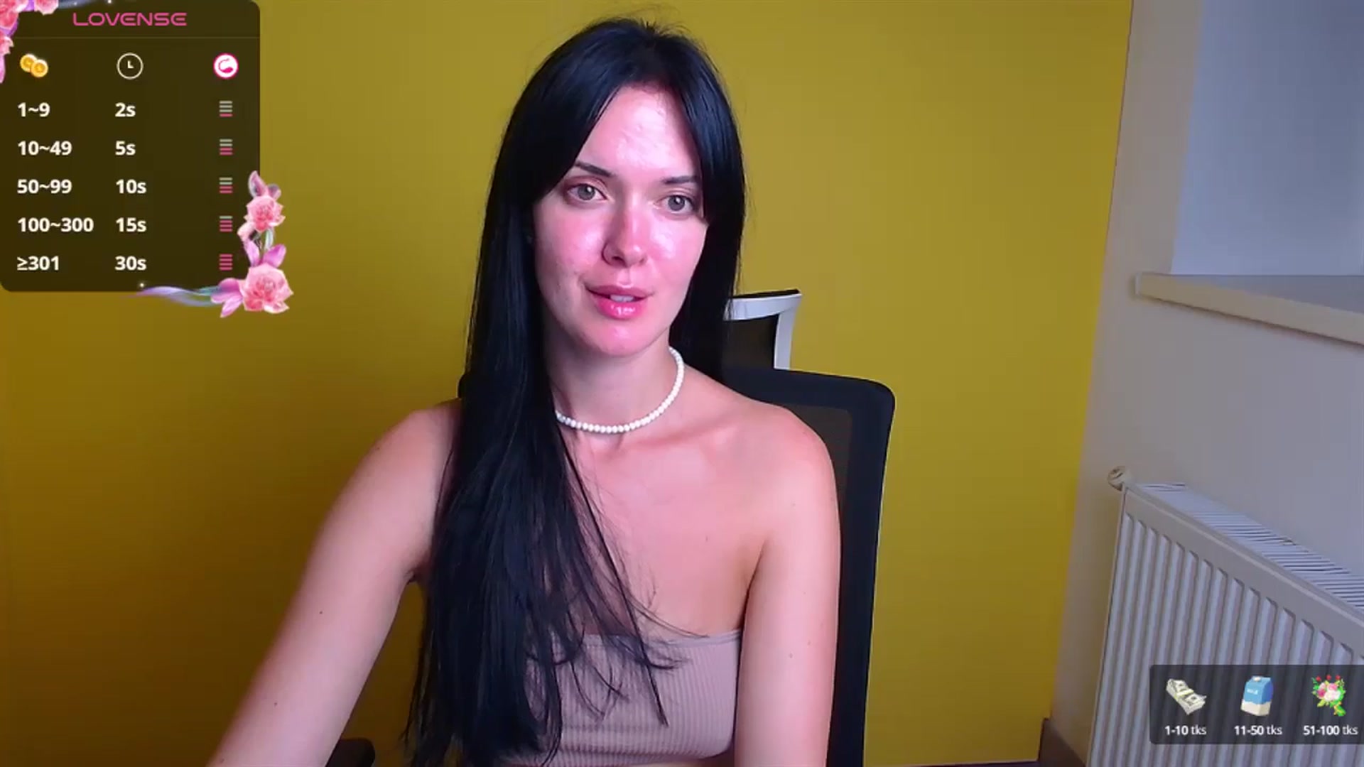 Gallery image thumbnail from Black_Red's myfreecams stream on, 09/14/2024, 17:41 image 5 of 20