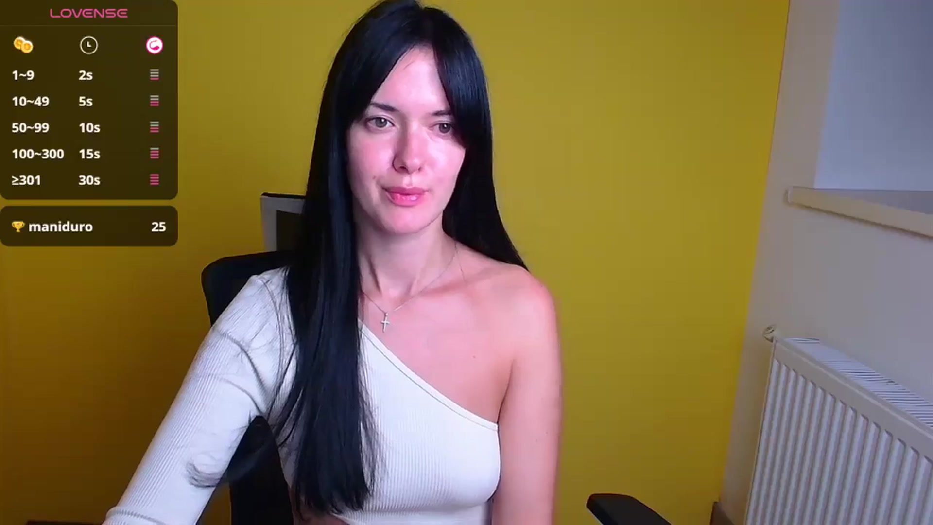 Gallery image thumbnail from Black_Red's myfreecams stream on, 09/20/2024, 14:39 image 2 of 20
