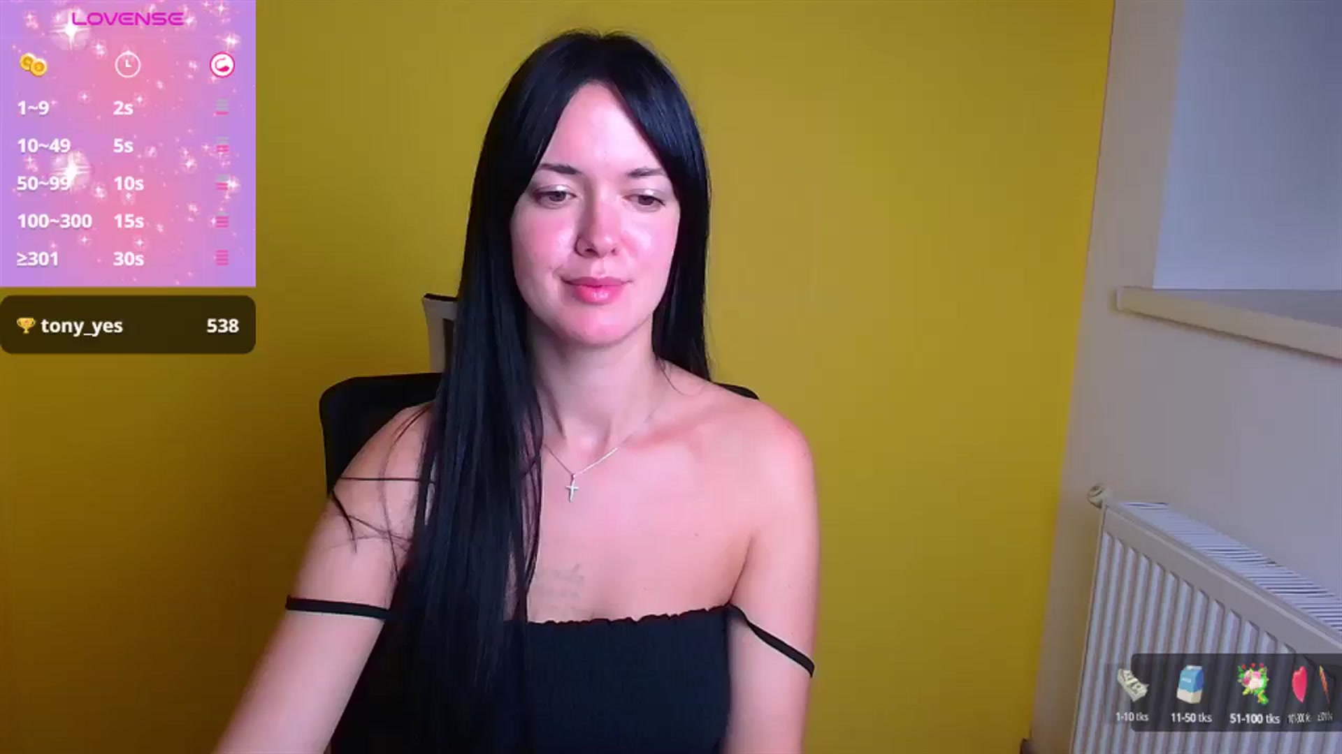 Gallery image thumbnail from Black_Red's myfreecams stream on, 09/21/2024, 08:25 image 15 of 20