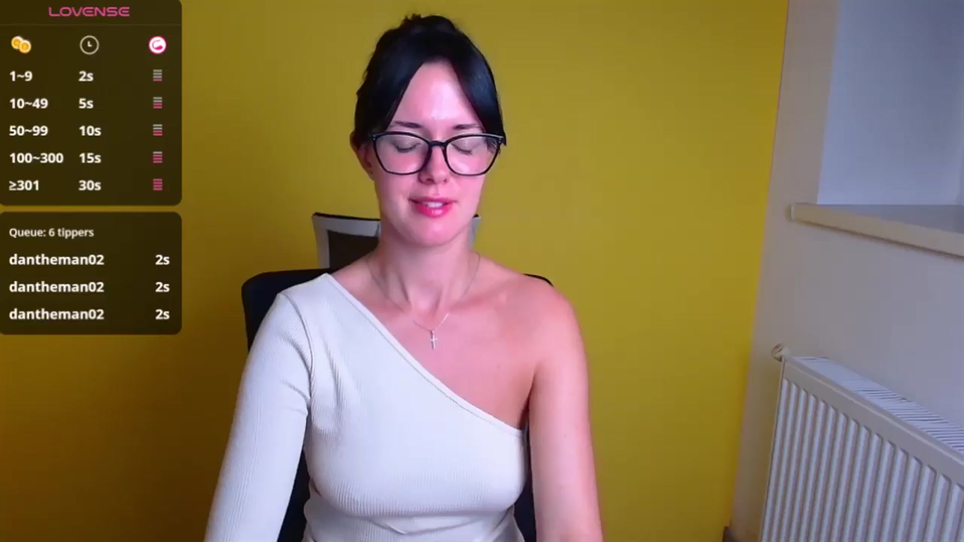 Gallery image thumbnail from Black_Red's myfreecams stream on, 09/23/2024, 21:34 image 19 of 20