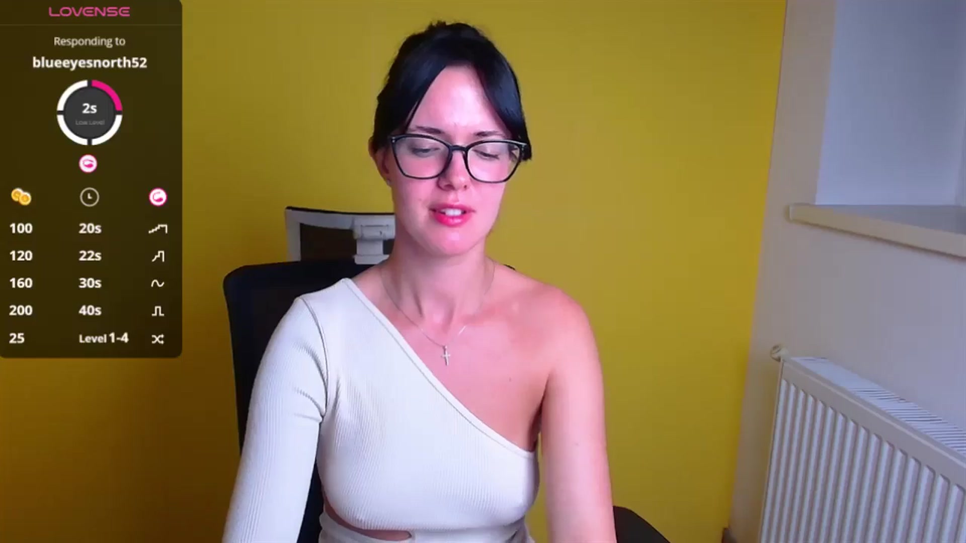 Gallery image thumbnail from Black_Red's myfreecams stream on, 09/23/2024, 21:34 image 6 of 20