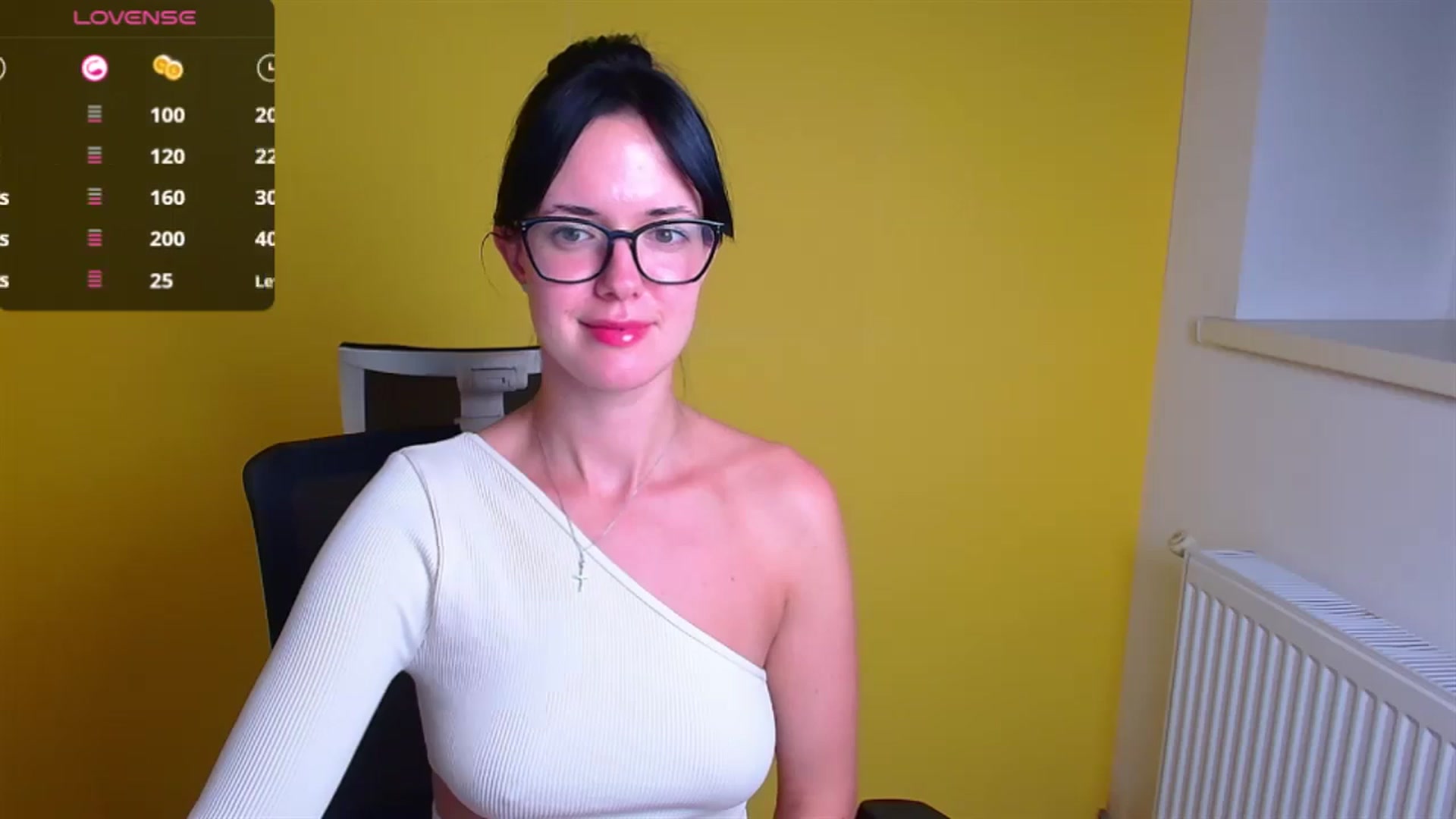 Gallery image thumbnail from Black_Red's myfreecams stream on, 09/23/2024, 23:45 image 8 of 20