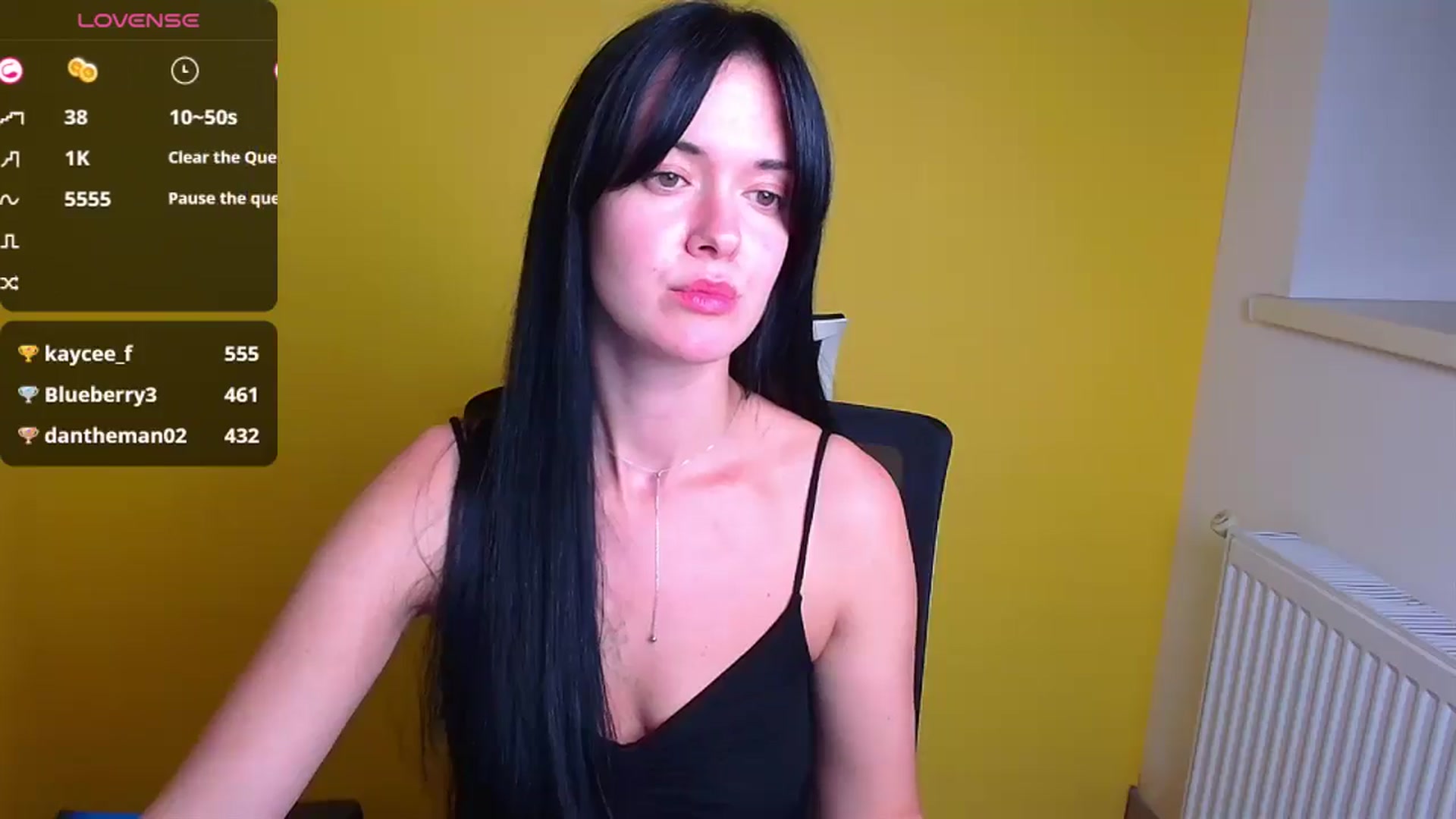 Gallery image thumbnail from Black_Red's myfreecams stream on, 09/27/2024, 16:32 image 15 of 20