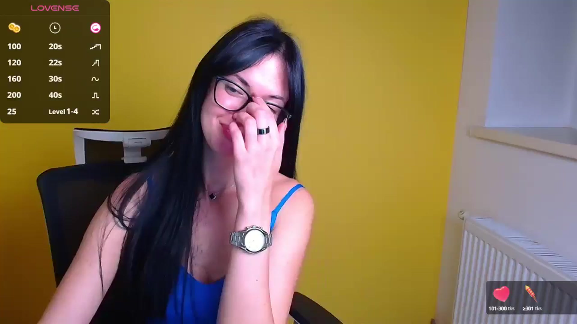 Gallery image thumbnail from Black_Red's myfreecams stream on, 10/06/2024, 09:16 image 19 of 20