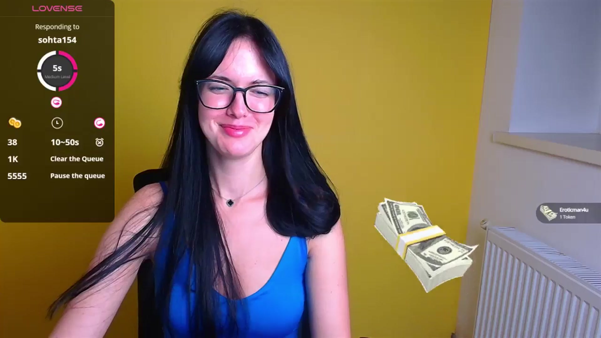 Gallery image thumbnail from Black_Red's myfreecams stream on, 10/06/2024, 12:28 image 15 of 20
