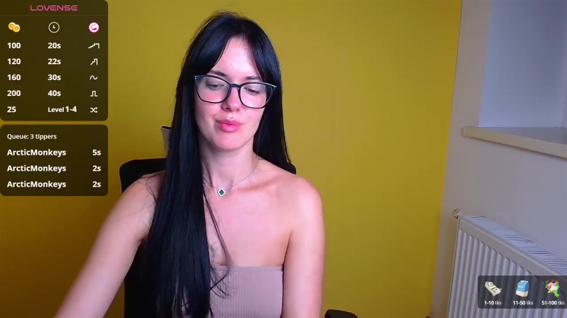 Gallery image thumbnail from Black_Red's myfreecams stream on, 10/06/2024, 13:16 image 10 of 20
