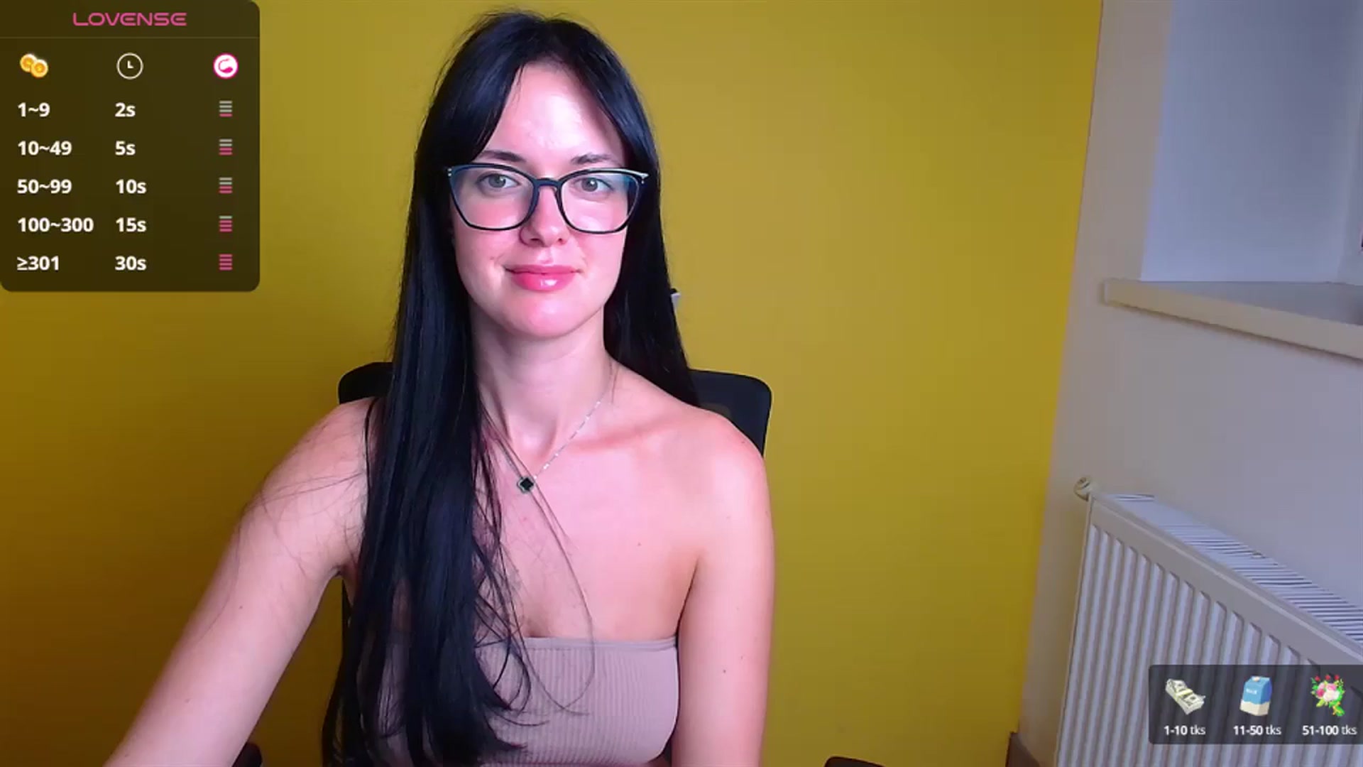 Gallery image thumbnail from Black_Red's myfreecams stream on, 10/06/2024, 15:43 image 14 of 20