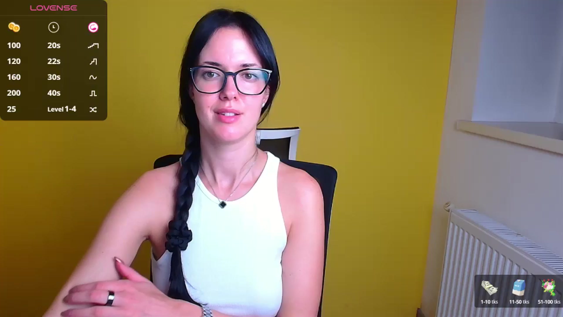 Gallery image thumbnail from Black_Red's myfreecams stream on, 10/08/2024, 01:16 image 16 of 20