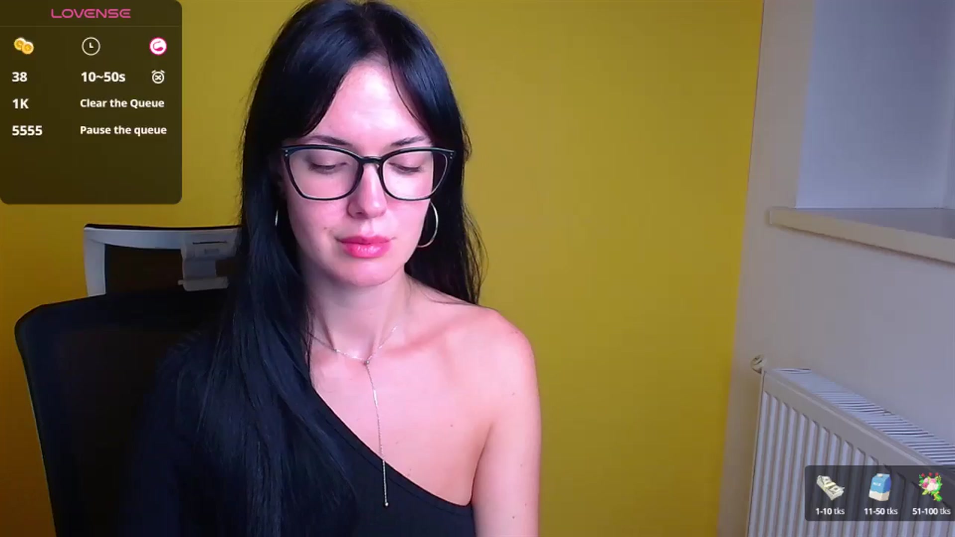 Gallery image thumbnail from Black_Red's myfreecams stream on, 10/11/2024, 11:49 image 8 of 20